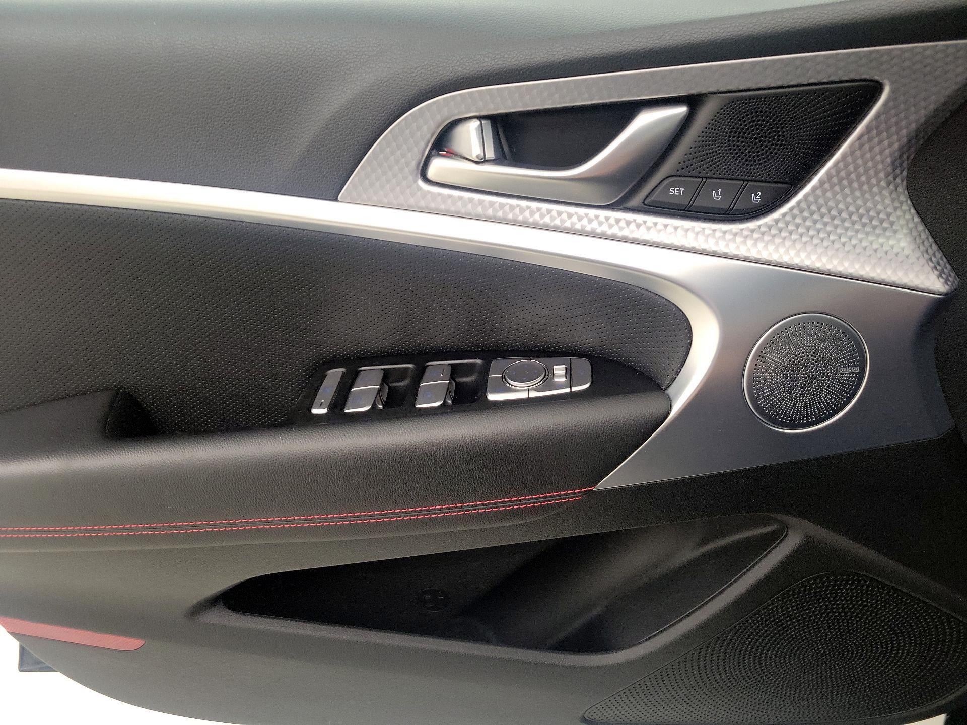 Thumbnail: 2022 Genesis G70 - 12