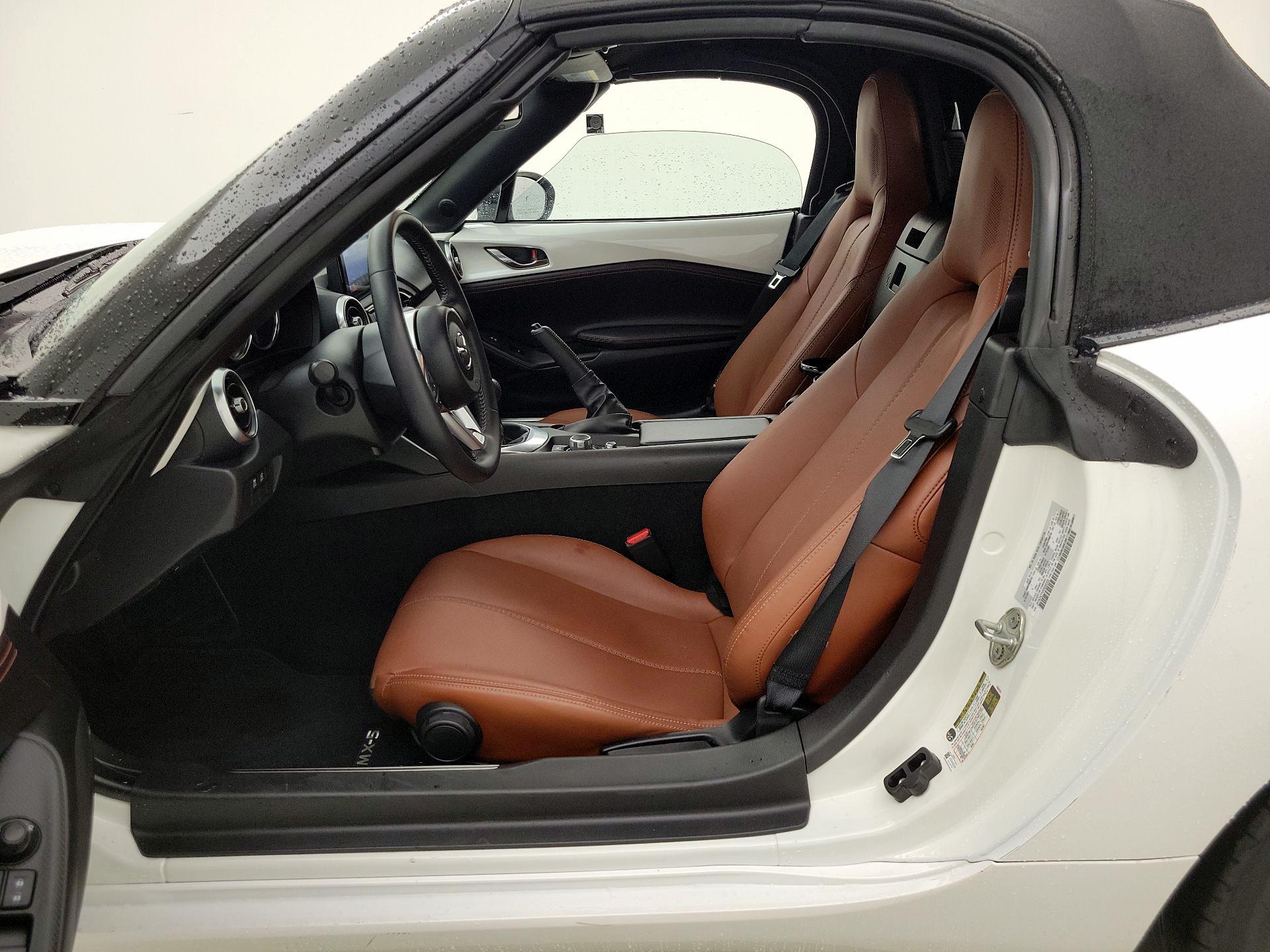 Thumbnail: 2023 Mazda MX-5 Miata - 11