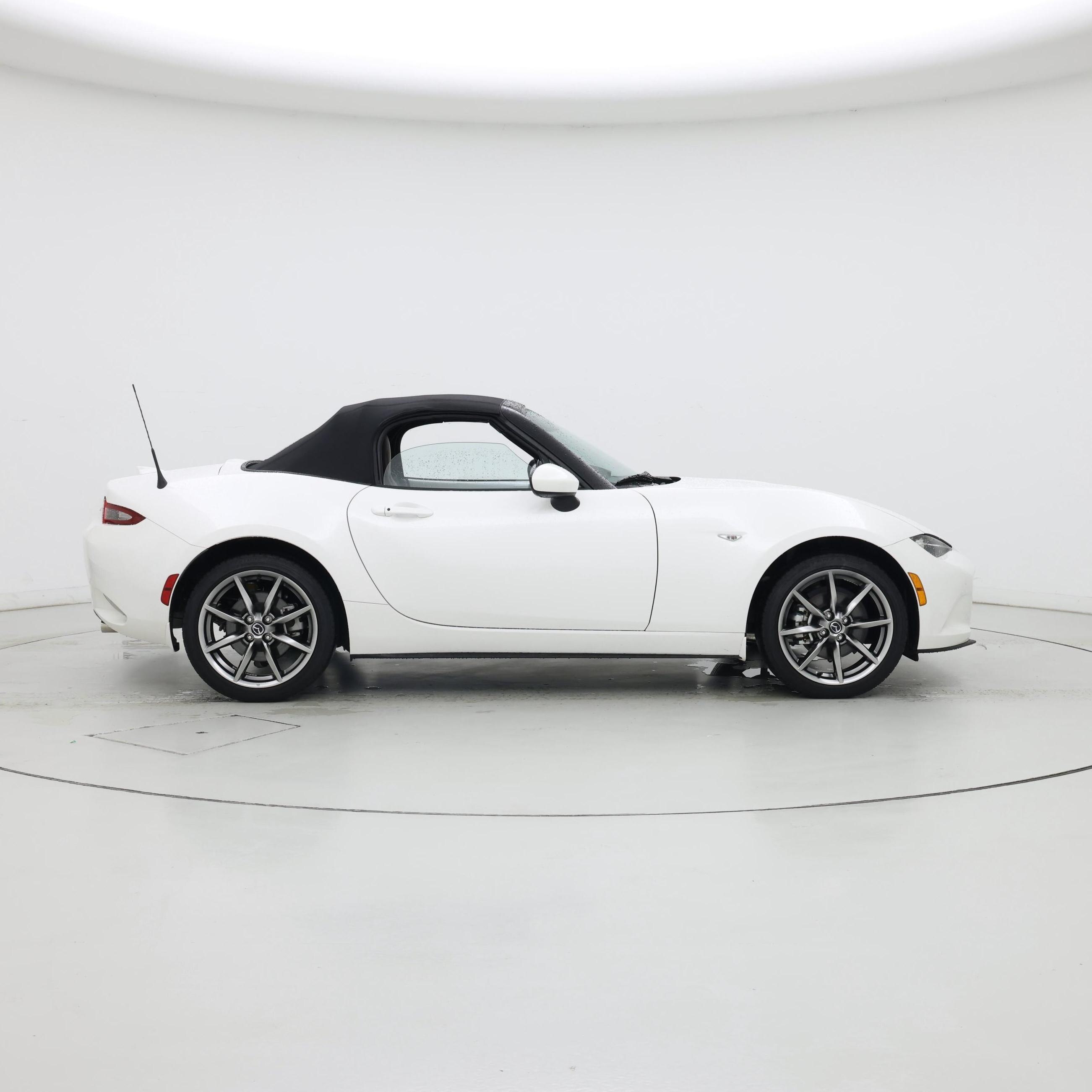 Thumbnail: 2023 Mazda MX-5 Miata - 7