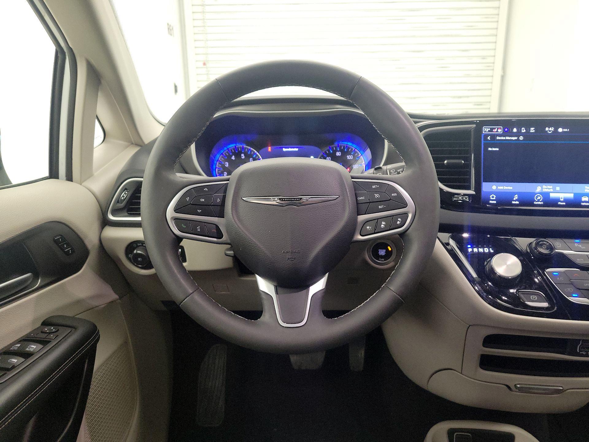 Thumbnail: 2024 Chrysler Pacifica - 10