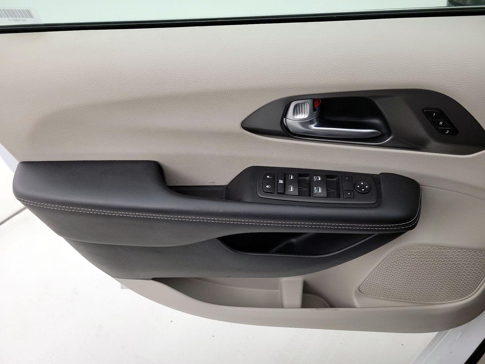 Thumbnail: 2024 Chrysler Pacifica - 12