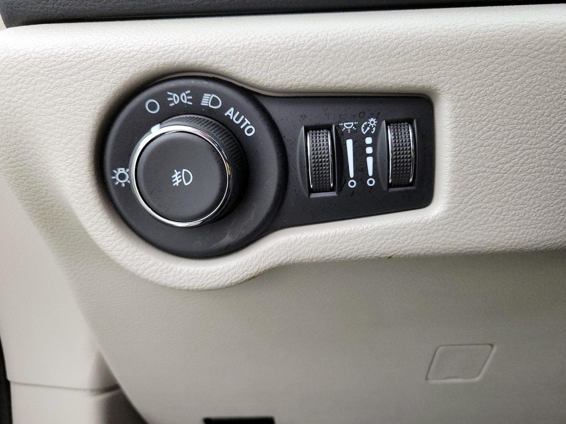 Thumbnail: 2024 Chrysler Pacifica - 13