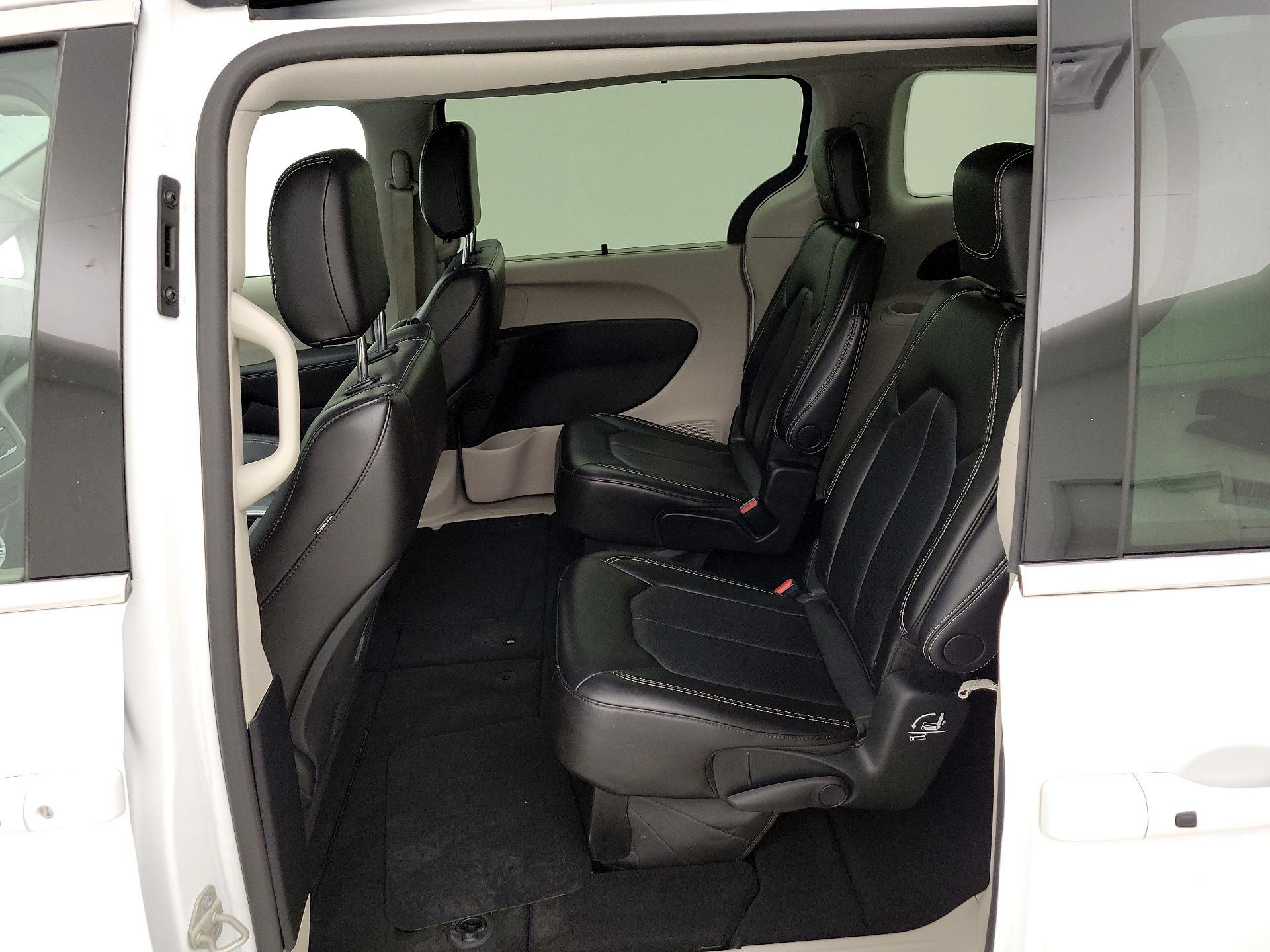 Thumbnail: 2024 Chrysler Pacifica - 19