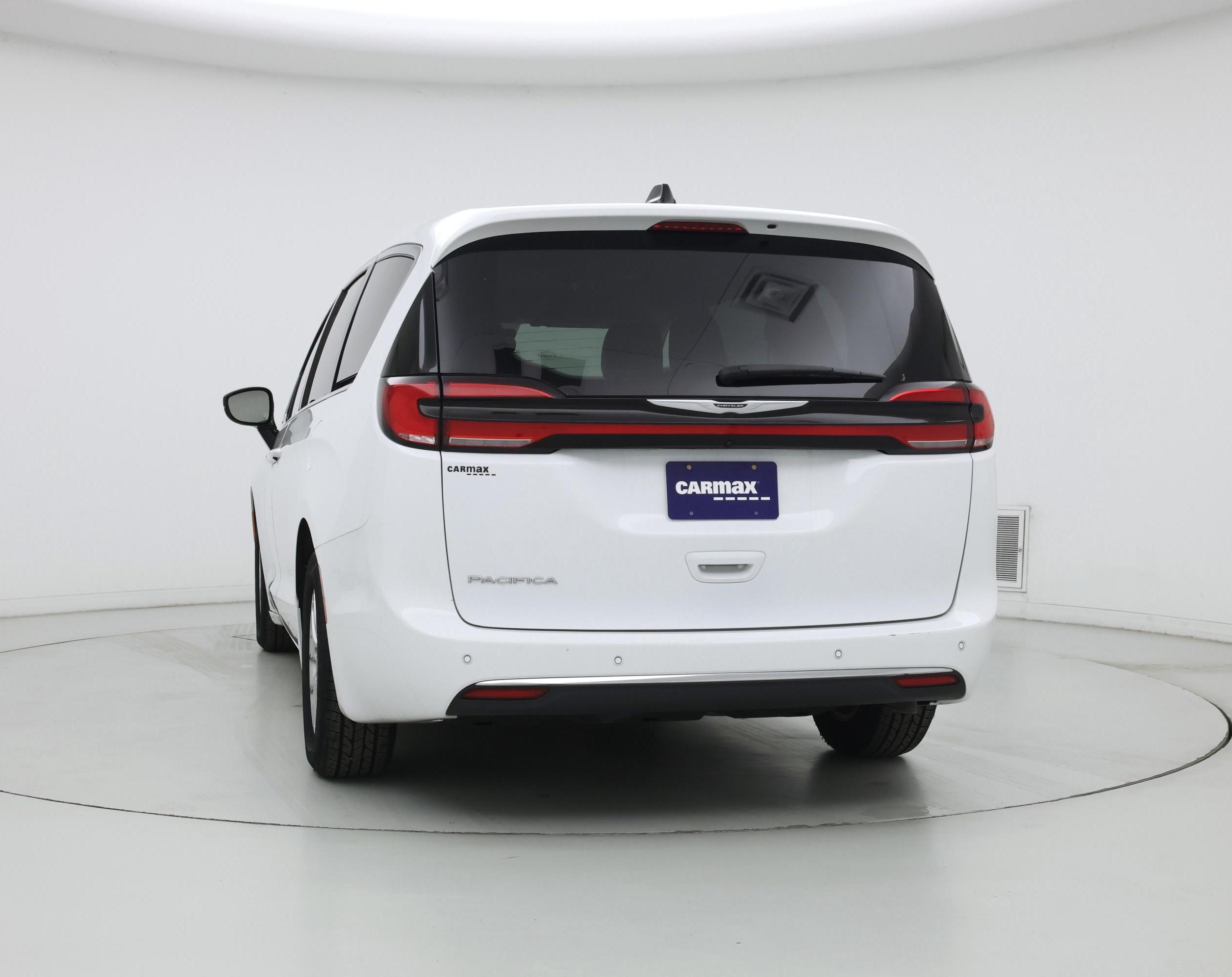 Thumbnail: 2024 Chrysler Pacifica - 6