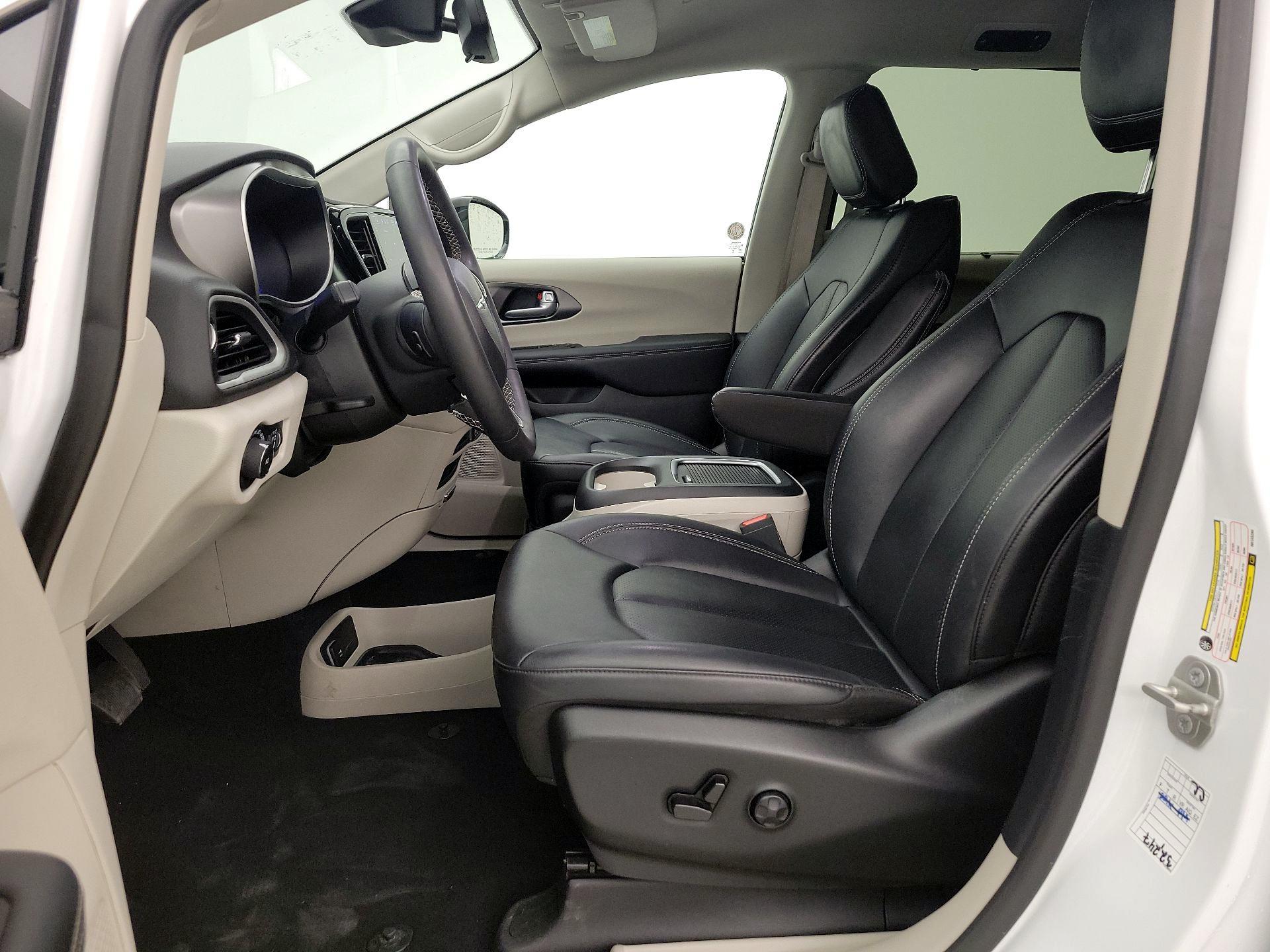 Thumbnail: 2024 Chrysler Pacifica - 11