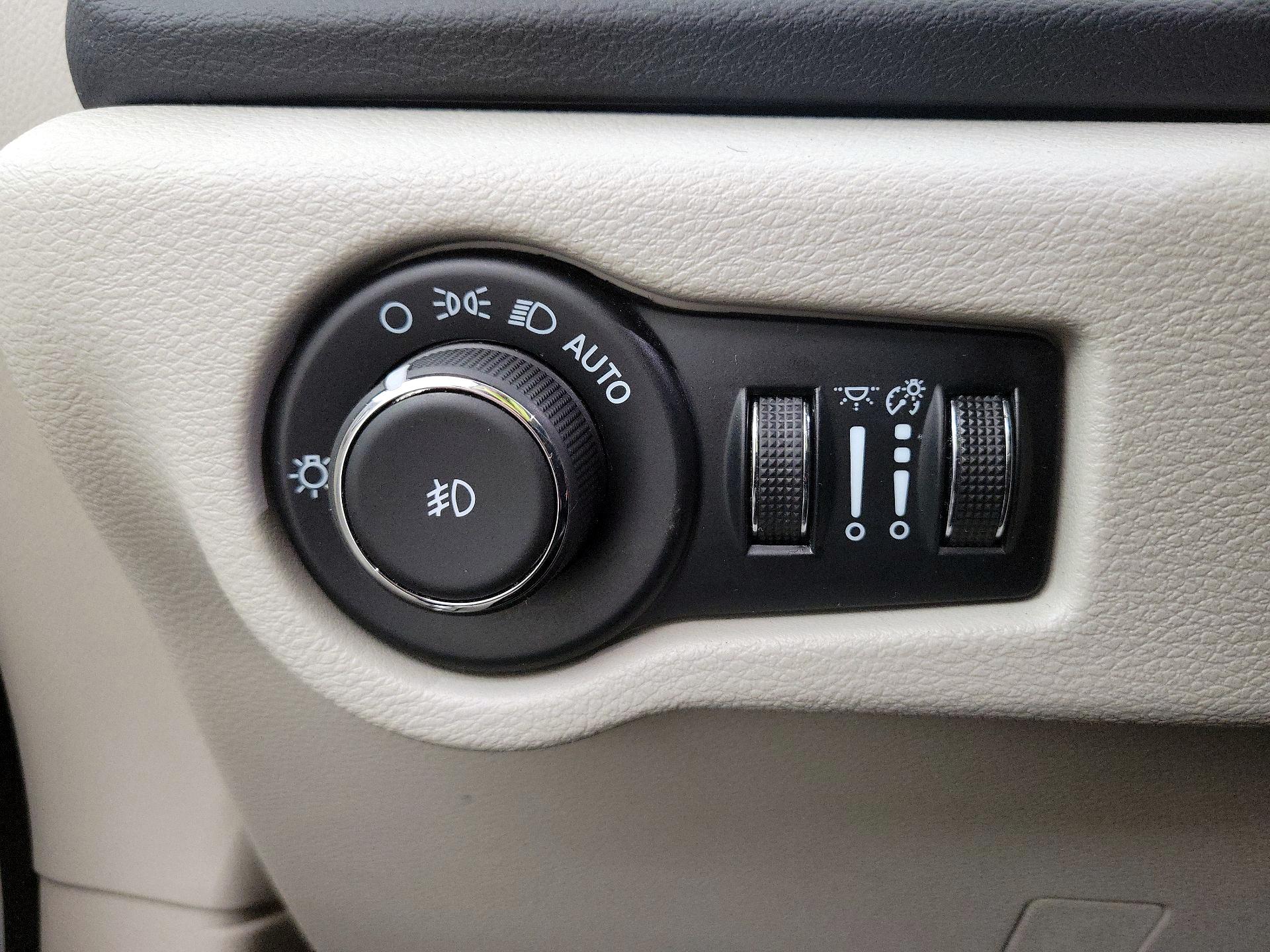 Thumbnail: 2024 Chrysler Pacifica - 13