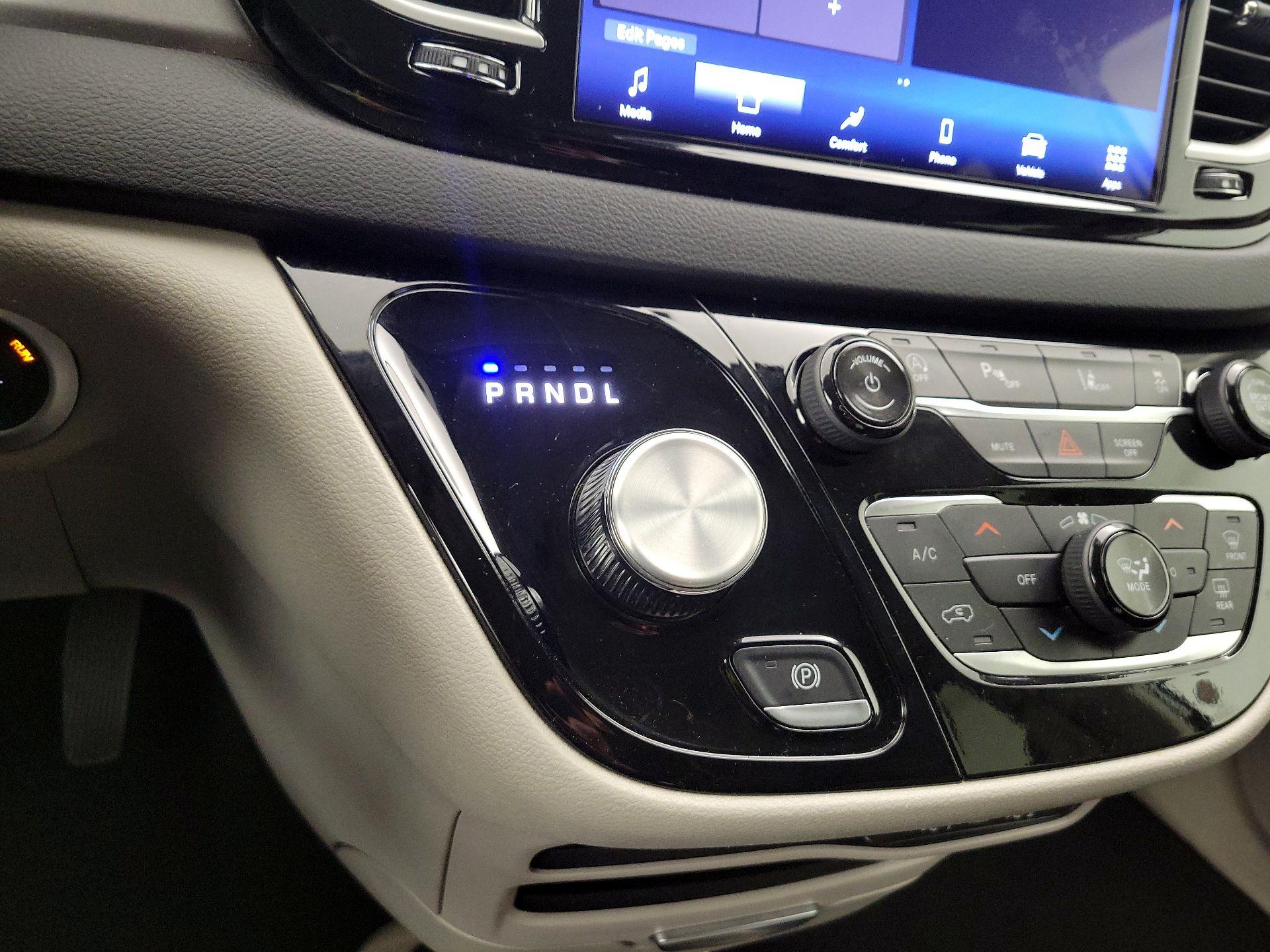 Thumbnail: 2024 Chrysler Pacifica - 17