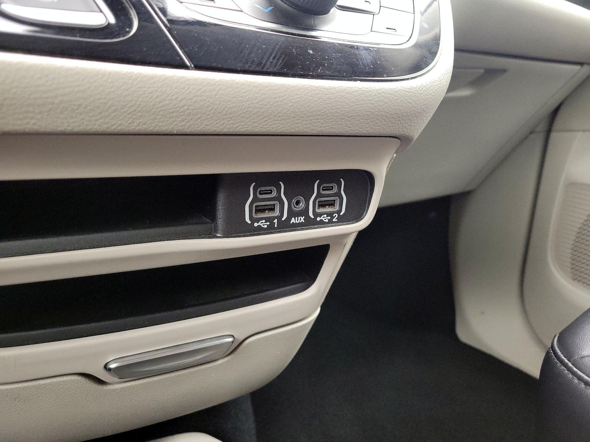 Thumbnail: 2024 Chrysler Pacifica - 18