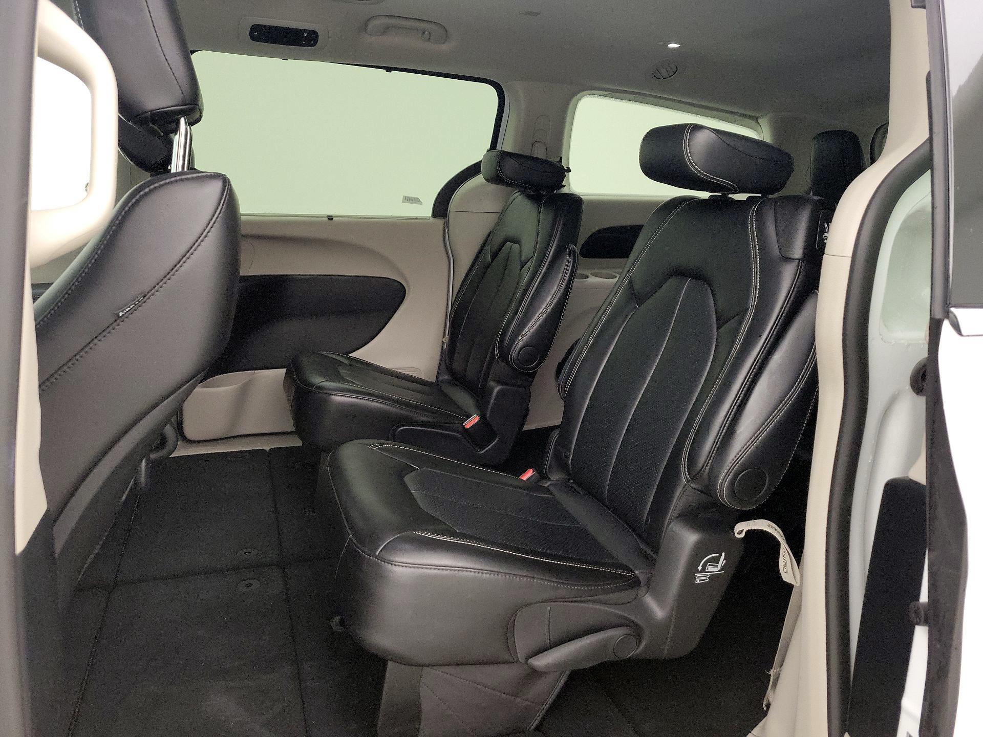 Thumbnail: 2024 Chrysler Pacifica - 19