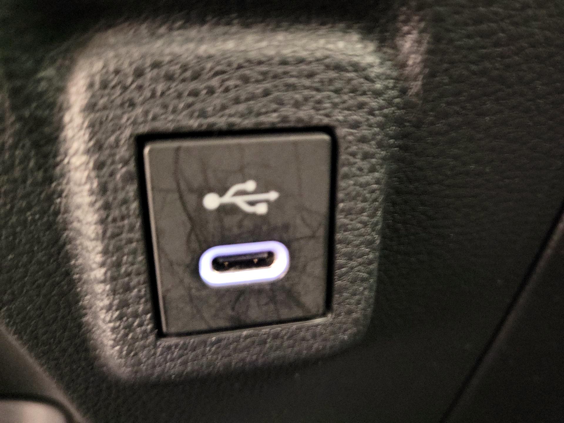 Thumbnail: 2025 Toyota Corolla - 18