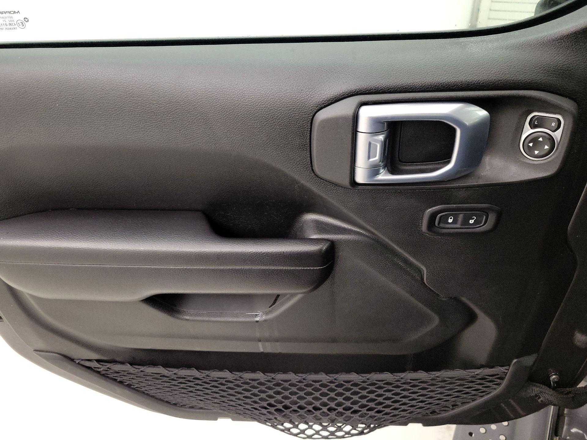 Thumbnail: 2021 Jeep Gladiator - 12