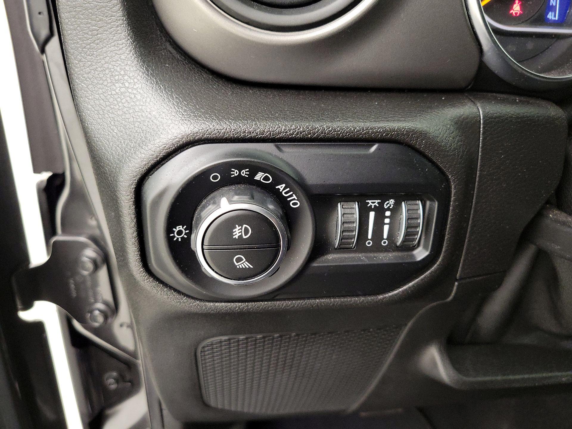 Thumbnail: 2021 Jeep Gladiator - 13