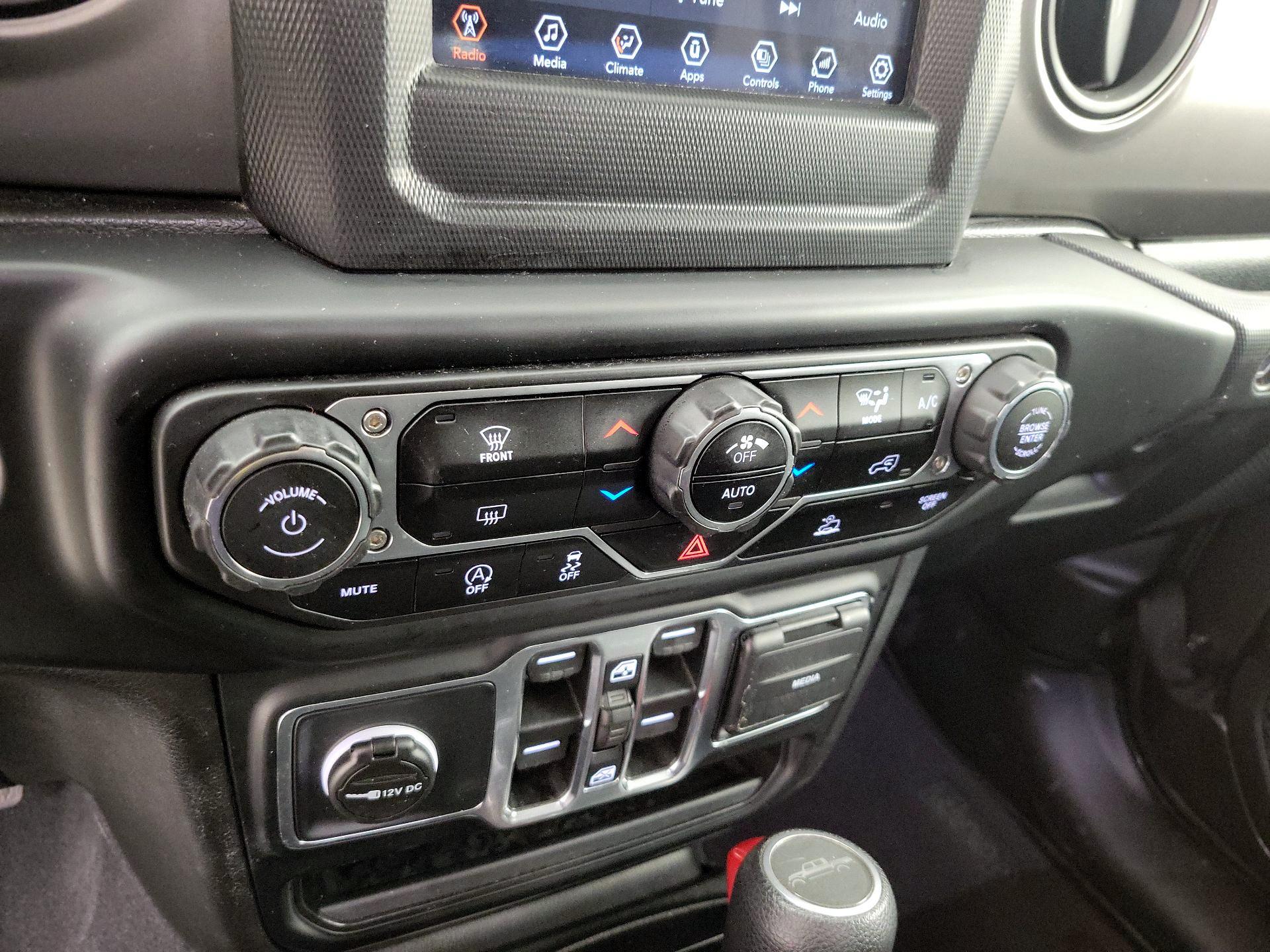 Thumbnail: 2021 Jeep Gladiator - 16