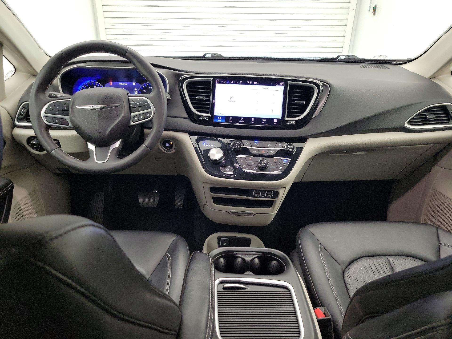 Thumbnail: 2024 Chrysler Pacifica - 9