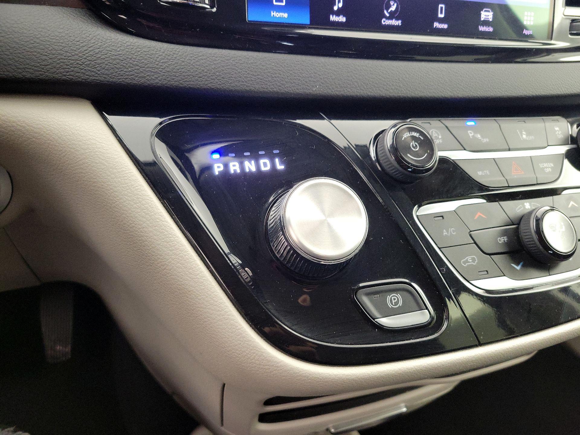 Thumbnail: 2024 Chrysler Pacifica - 17