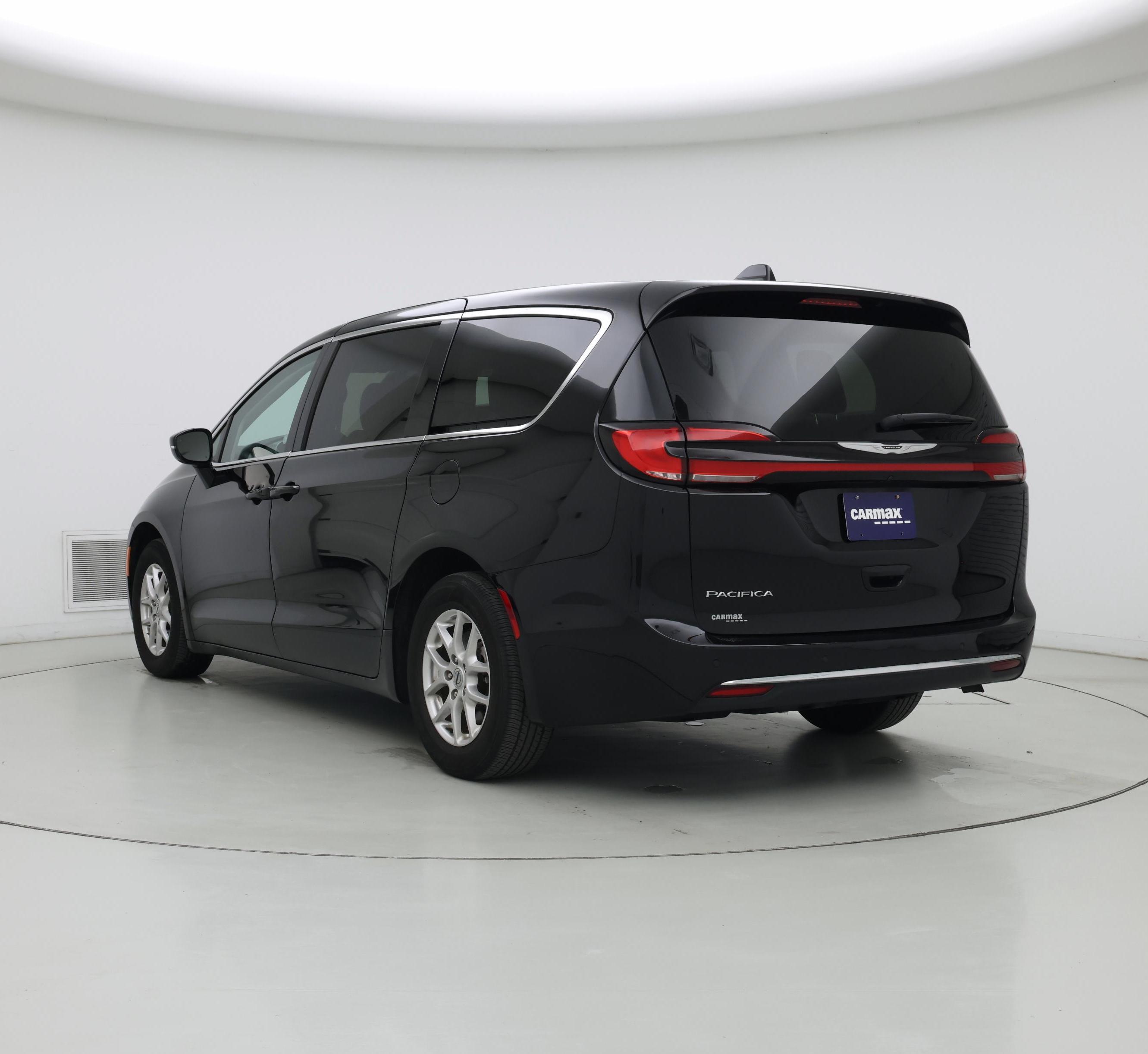 Thumbnail: 2024 Chrysler Pacifica - 2