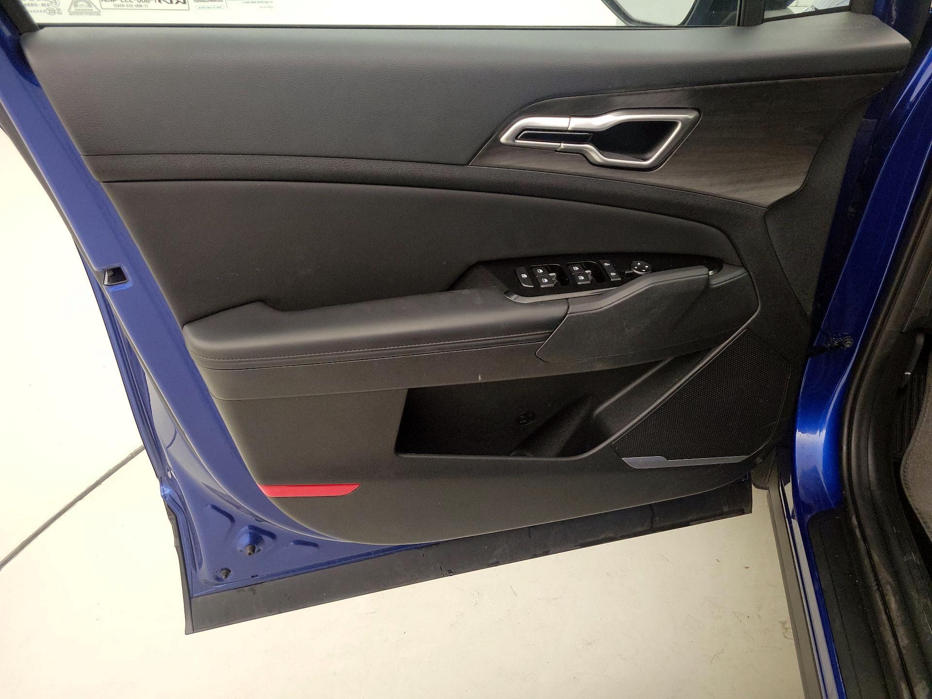 Thumbnail: 2023 Kia Sportage - 12