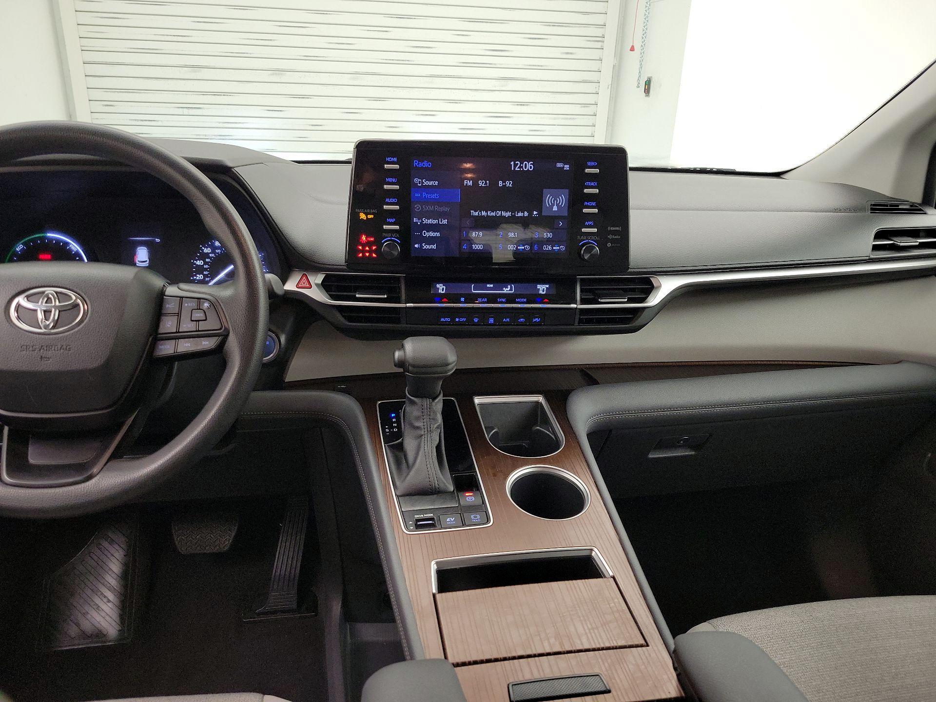 Thumbnail: 2024 Toyota Sienna - 9