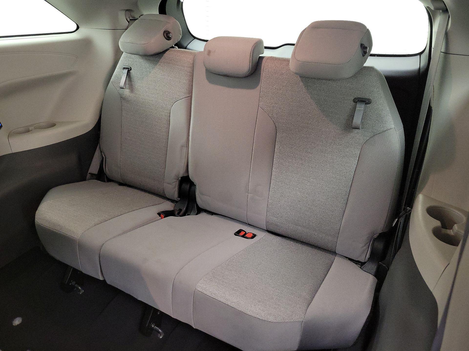 Thumbnail: 2024 Toyota Sienna - 20