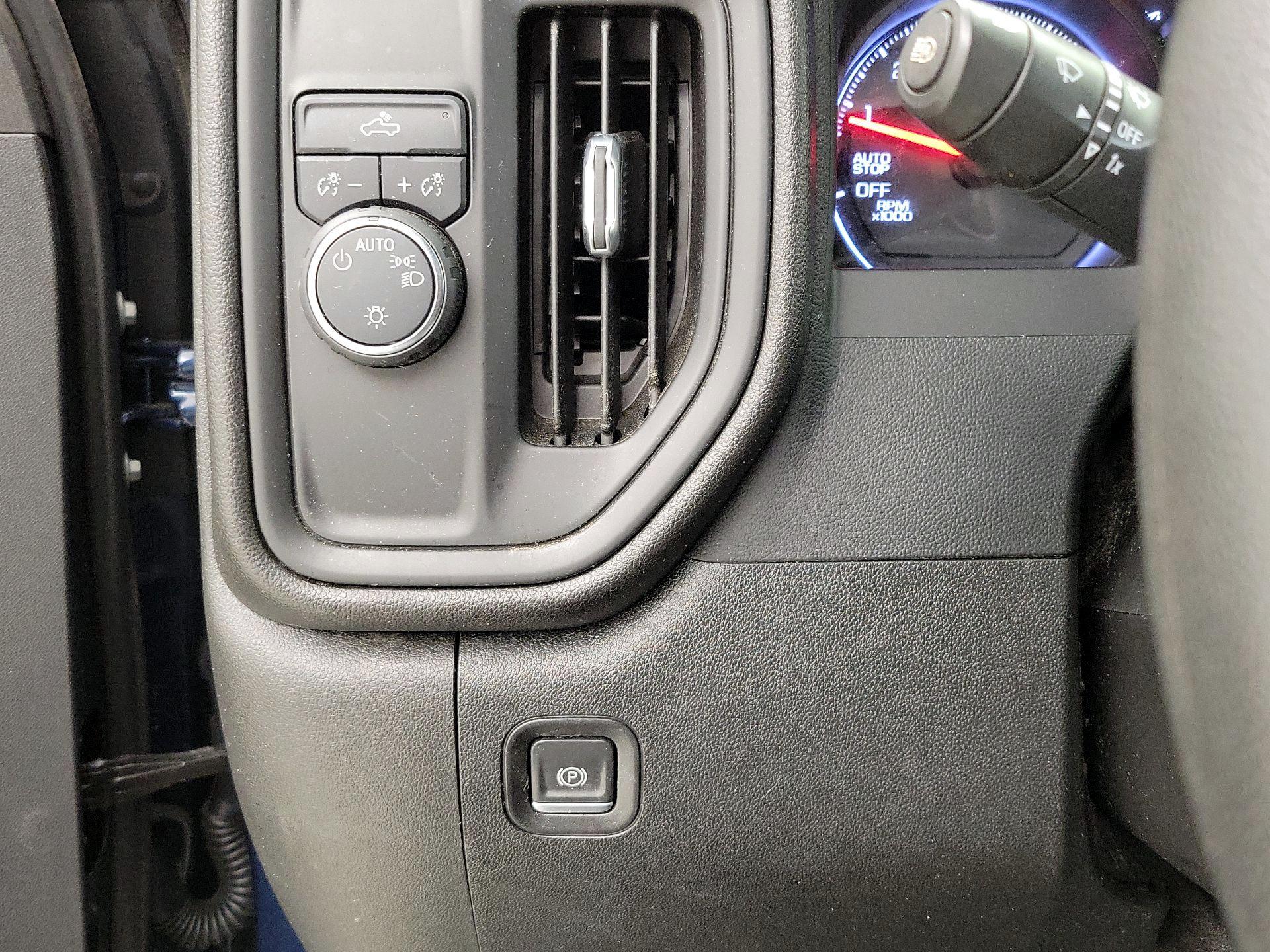 Thumbnail: 2022 Chevrolet Silverado 1500 - 13