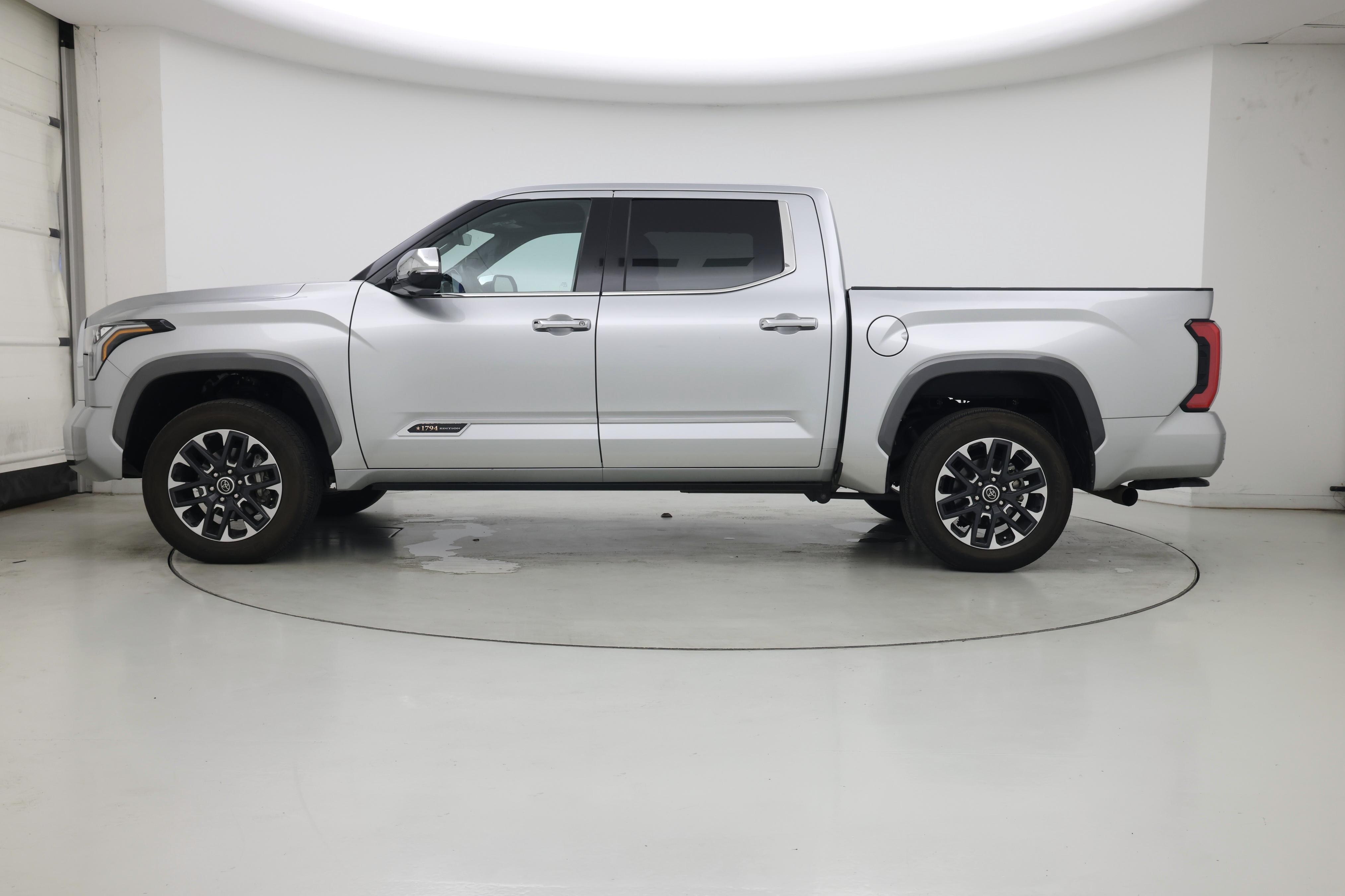 Thumbnail: 2022 Toyota Tundra - 3