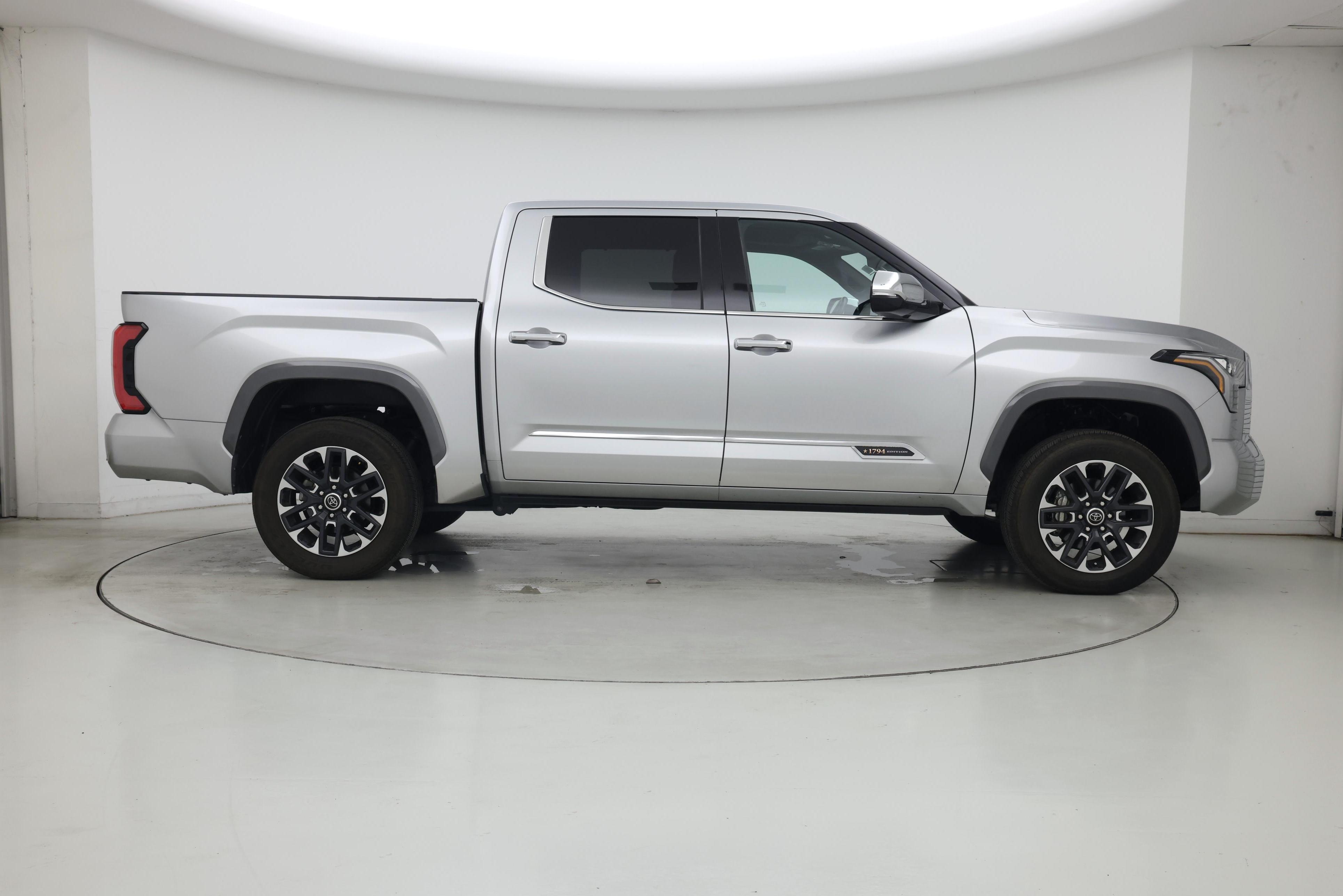 Thumbnail: 2022 Toyota Tundra - 7