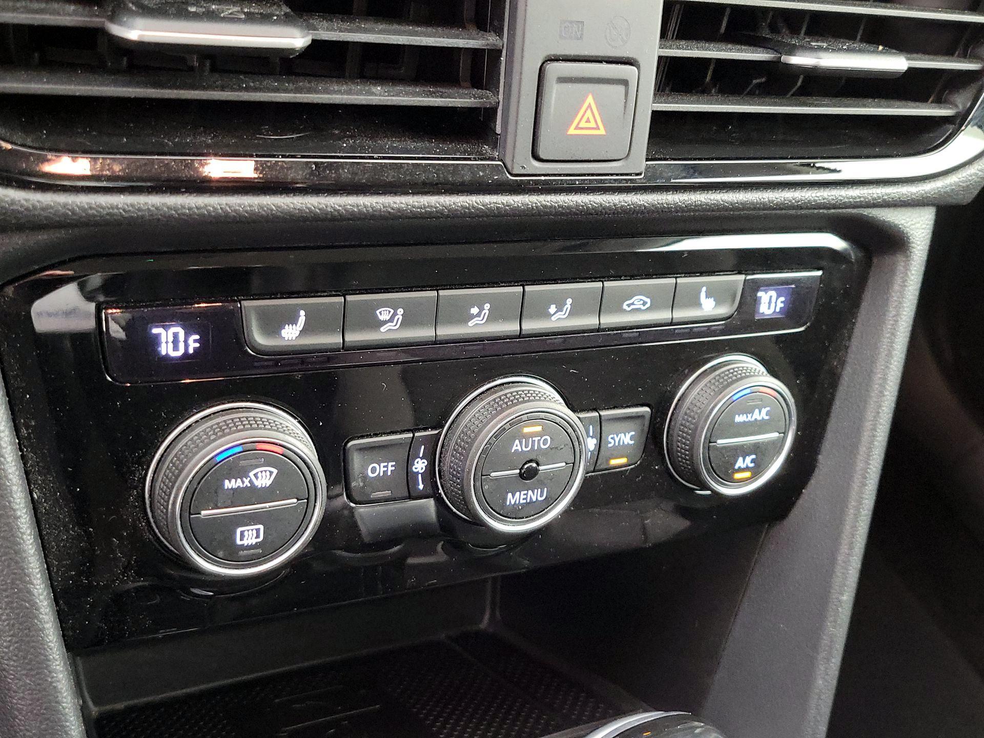 Thumbnail: 2024 Volkswagen Taos - 16