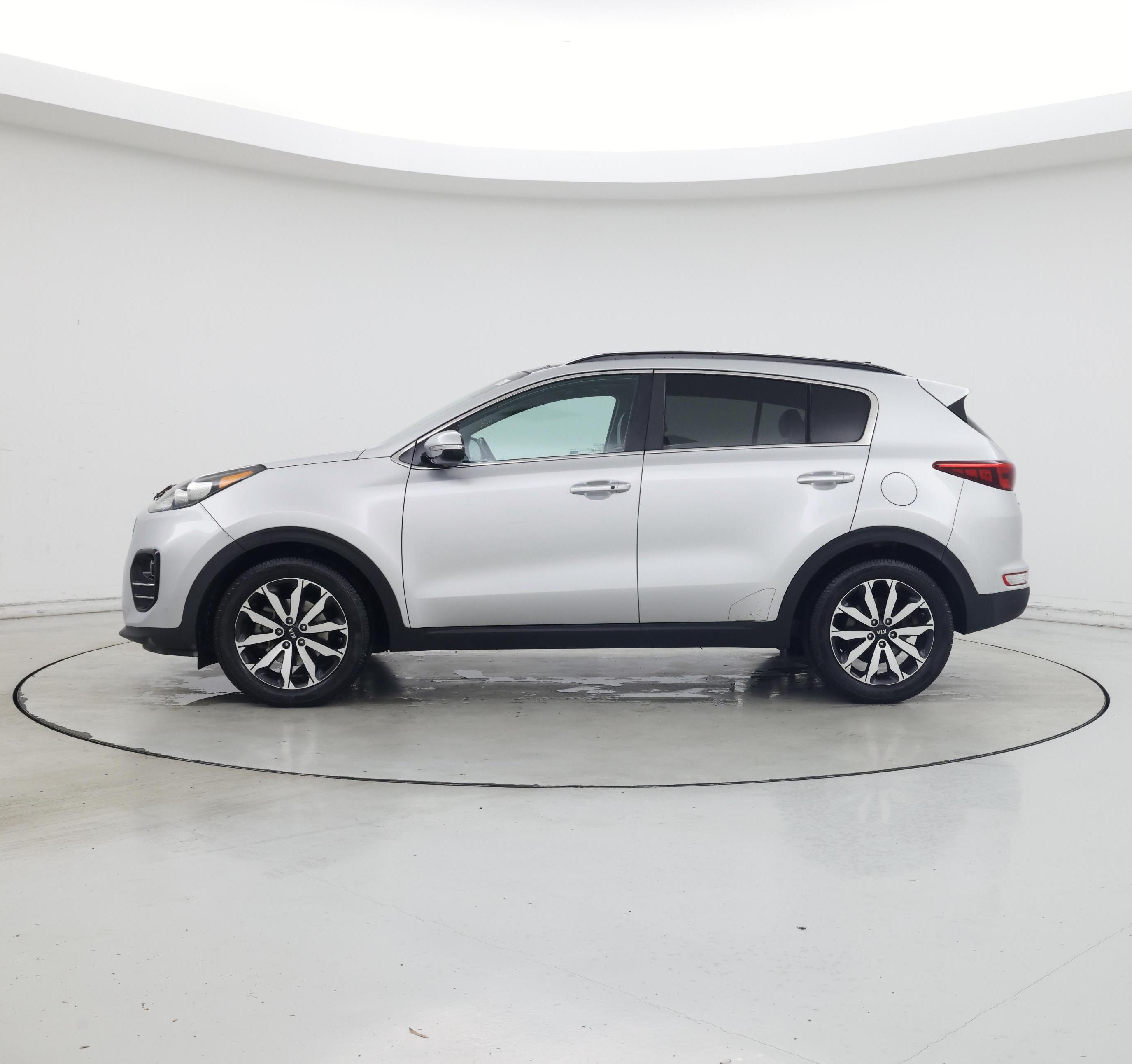 Thumbnail: 2018 Kia Sportage - 3