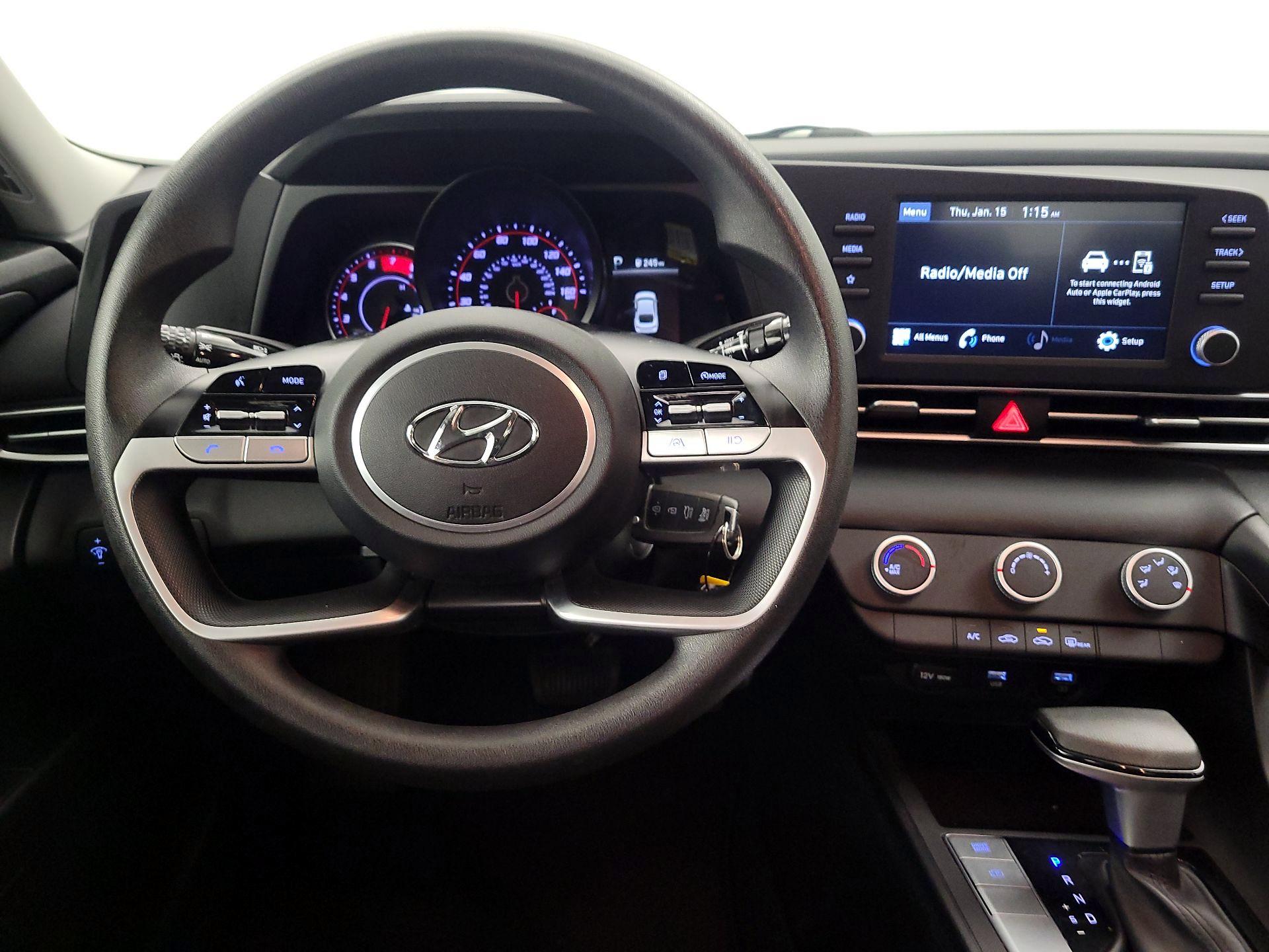 Thumbnail: 2022 Hyundai Elantra - 10