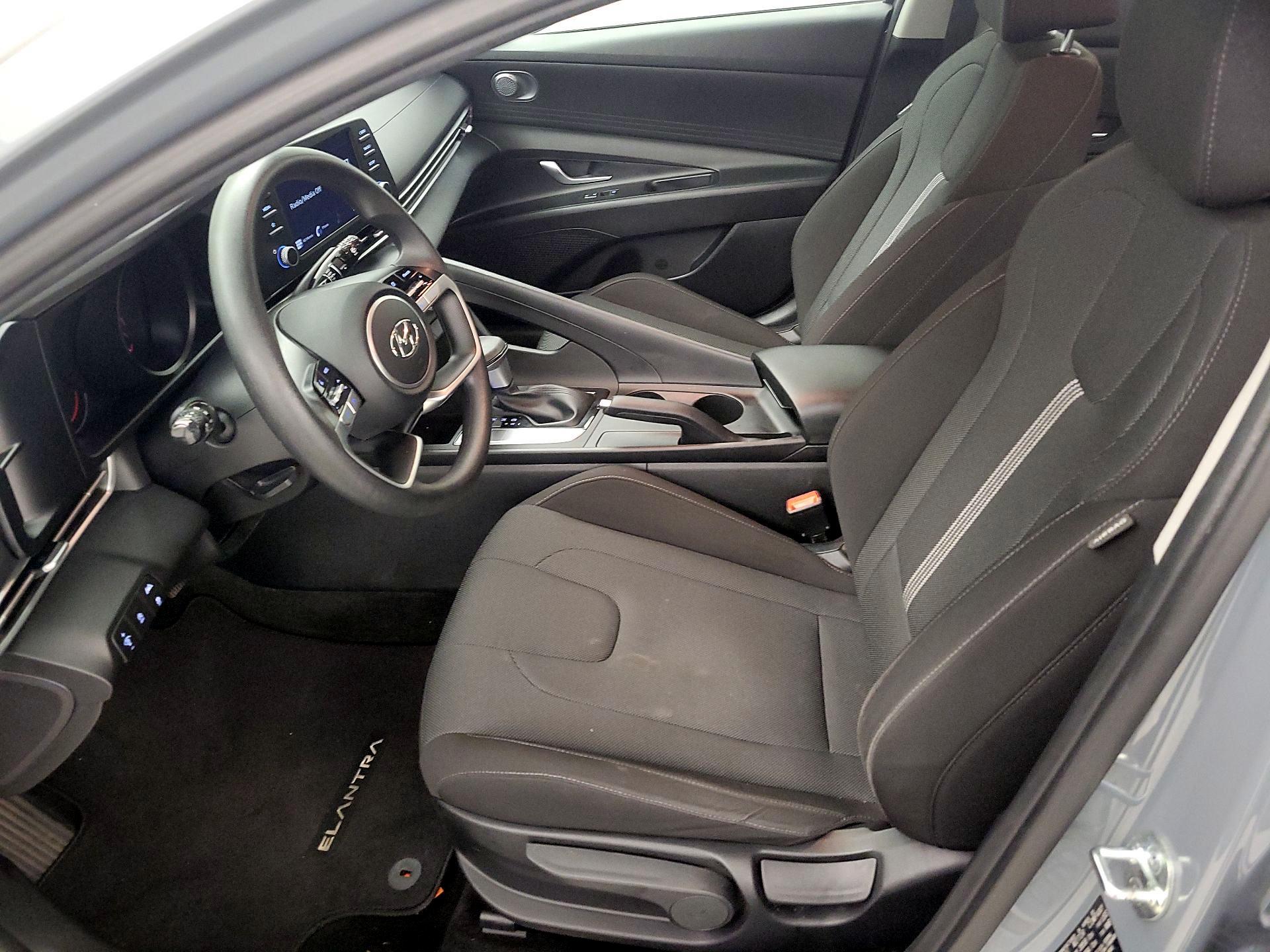 Thumbnail: 2022 Hyundai Elantra - 11