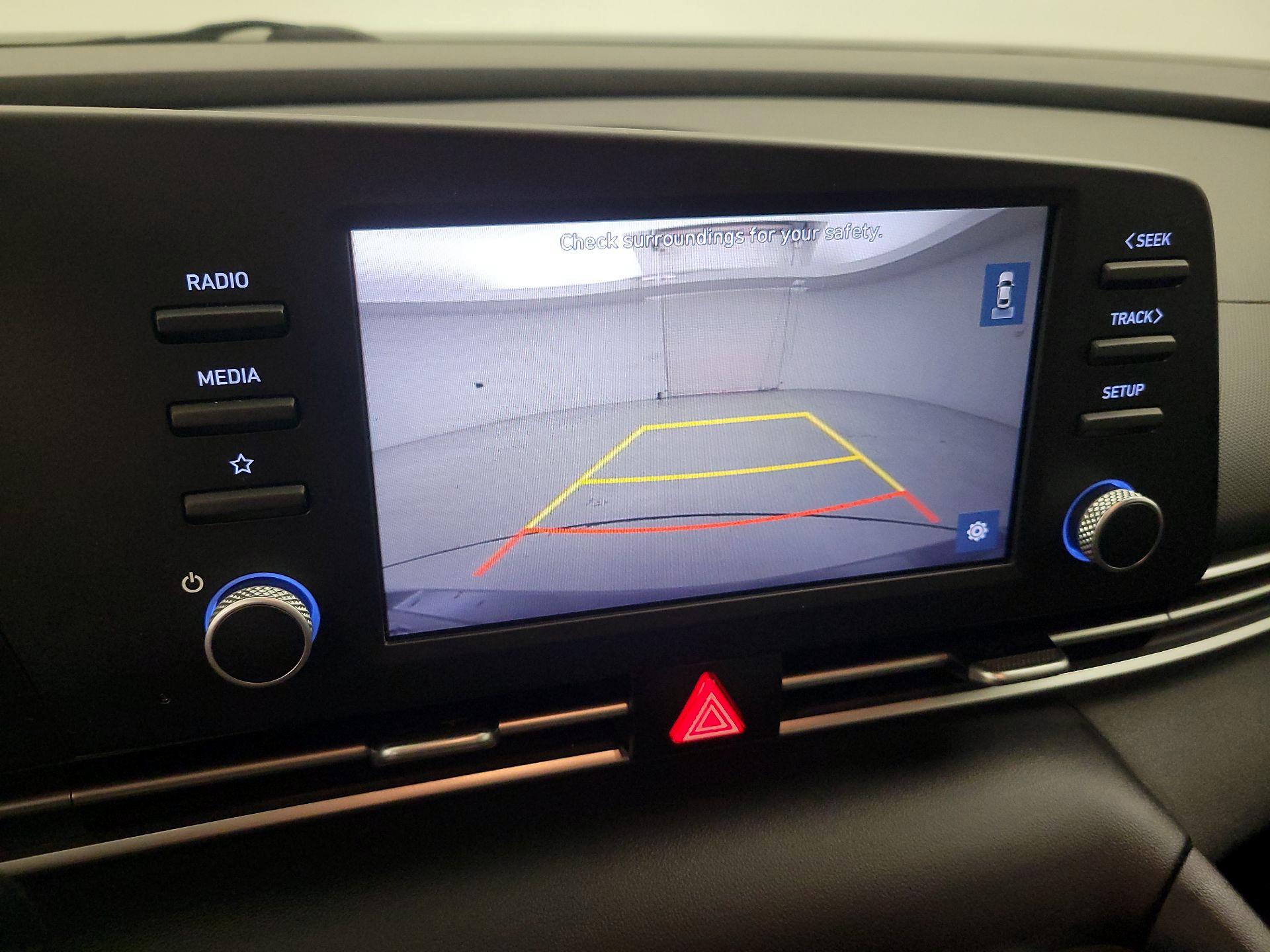 Thumbnail: 2022 Hyundai Elantra - 14