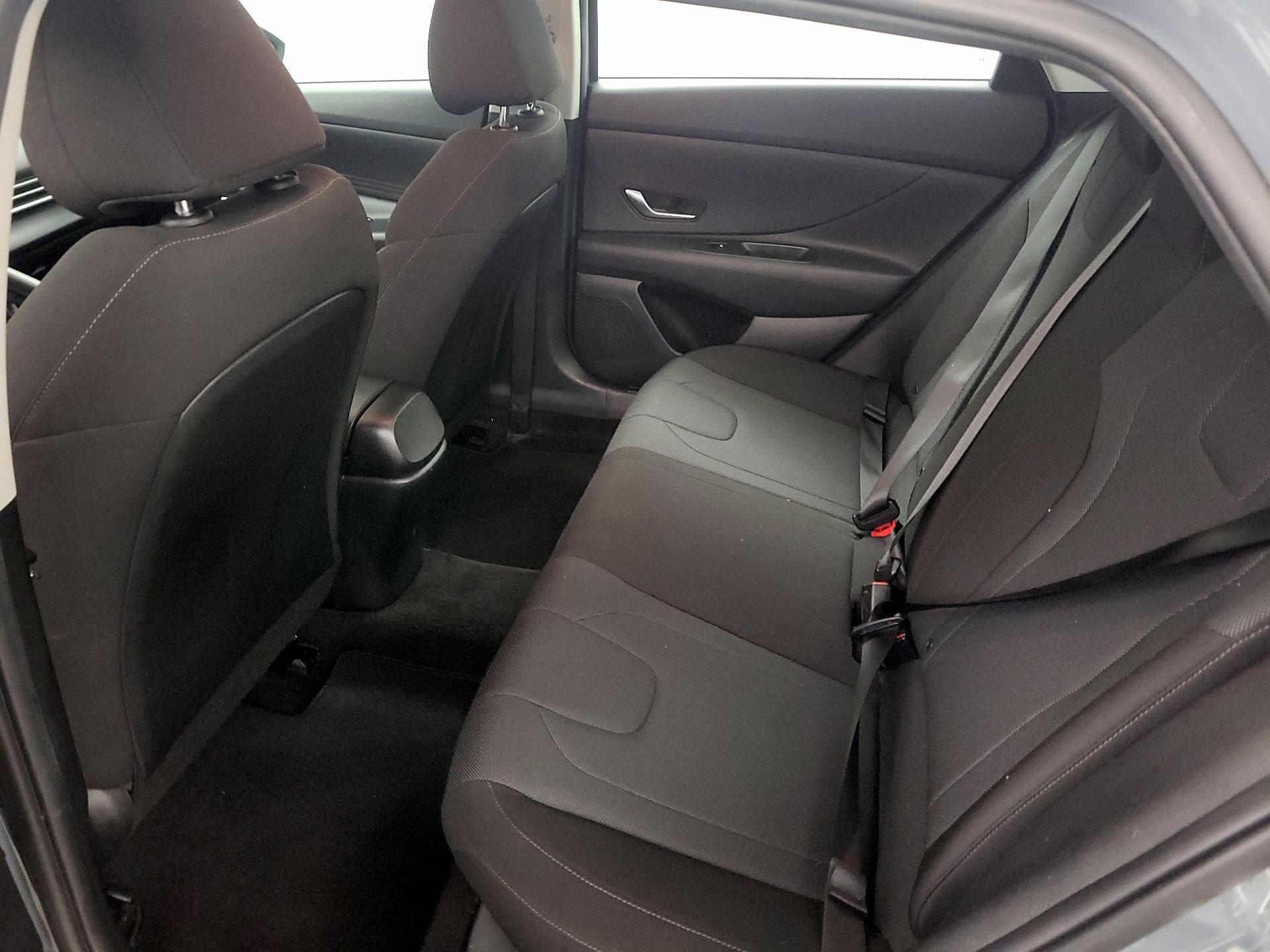 Thumbnail: 2022 Hyundai Elantra - 19