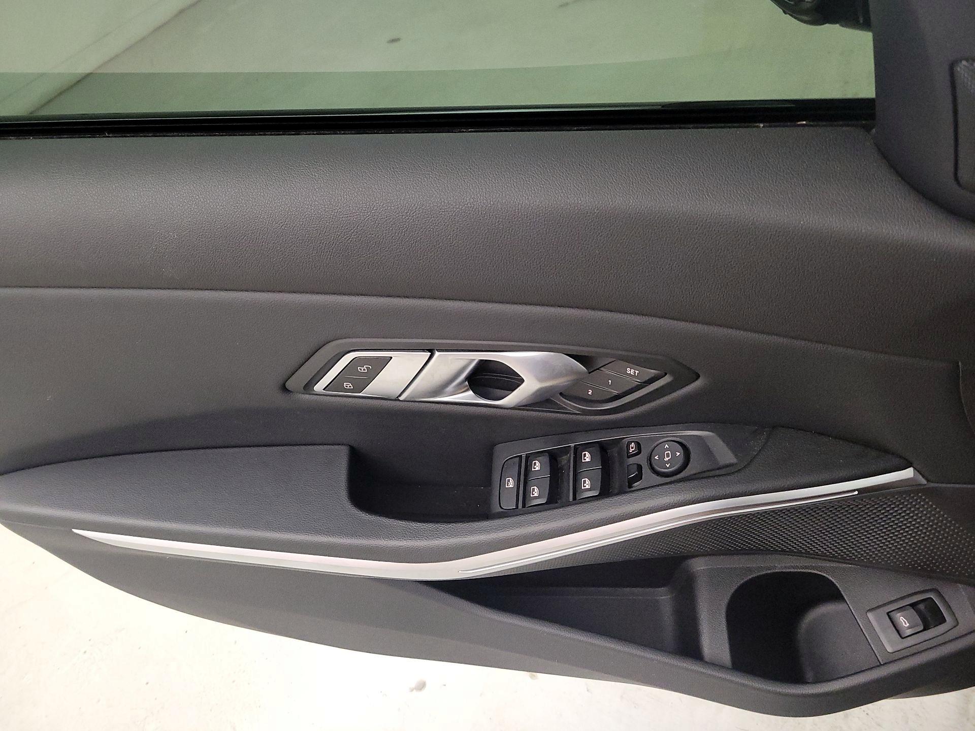 Thumbnail: 2022 BMW 3 Series - 12