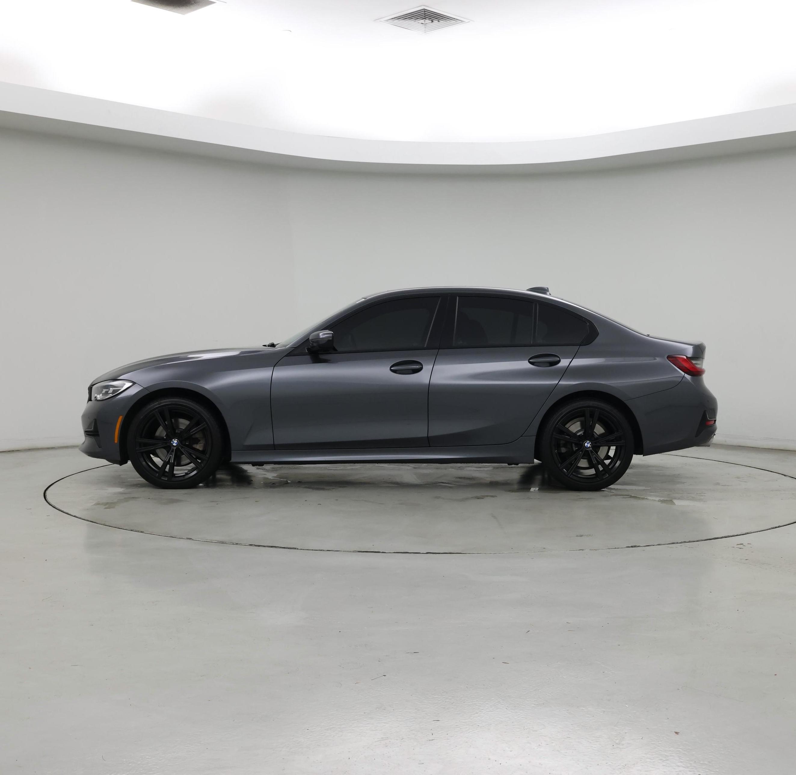 Thumbnail: 2022 BMW 3 Series - 3