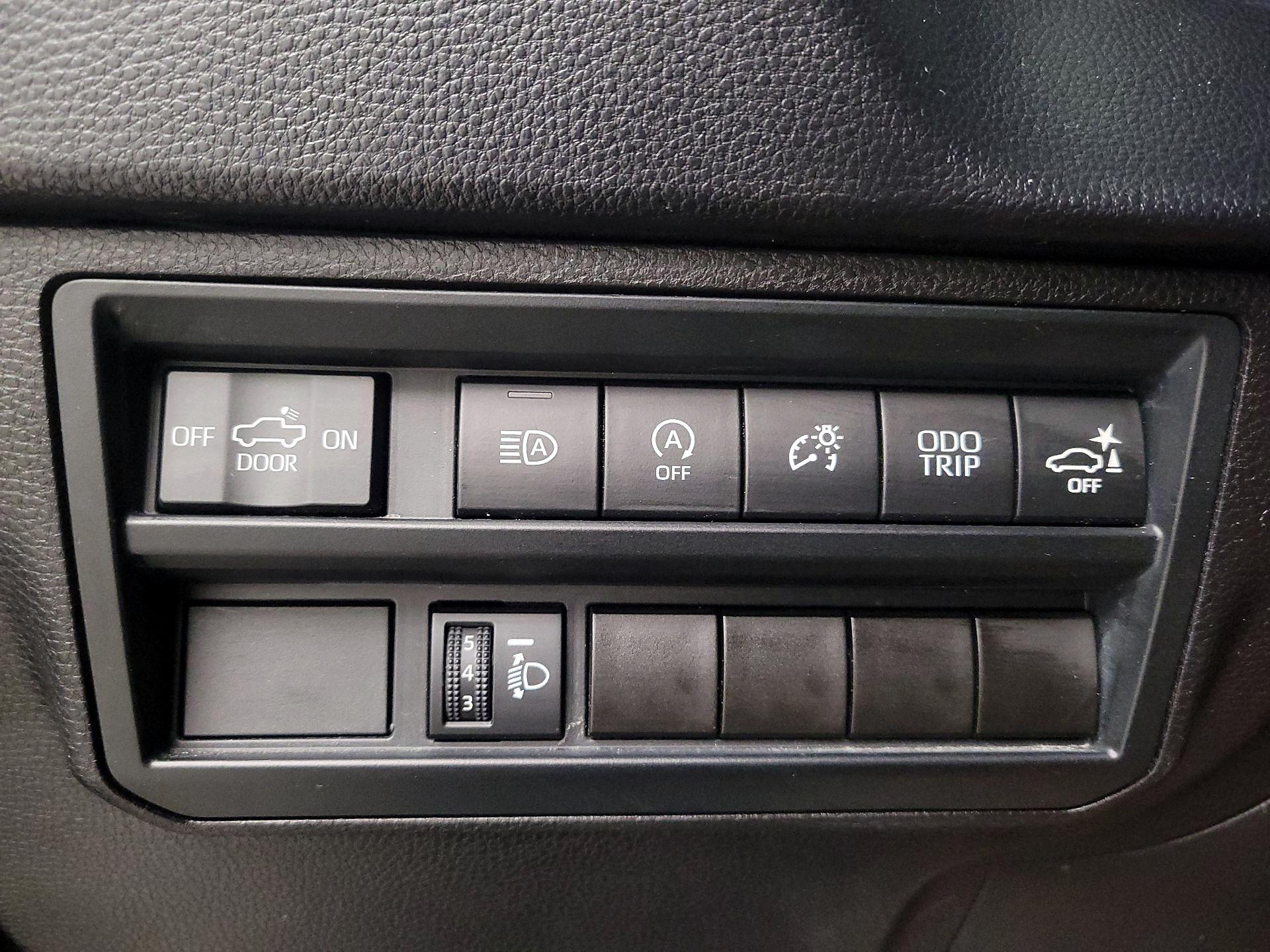 Thumbnail: 2023 Toyota Tundra - 13