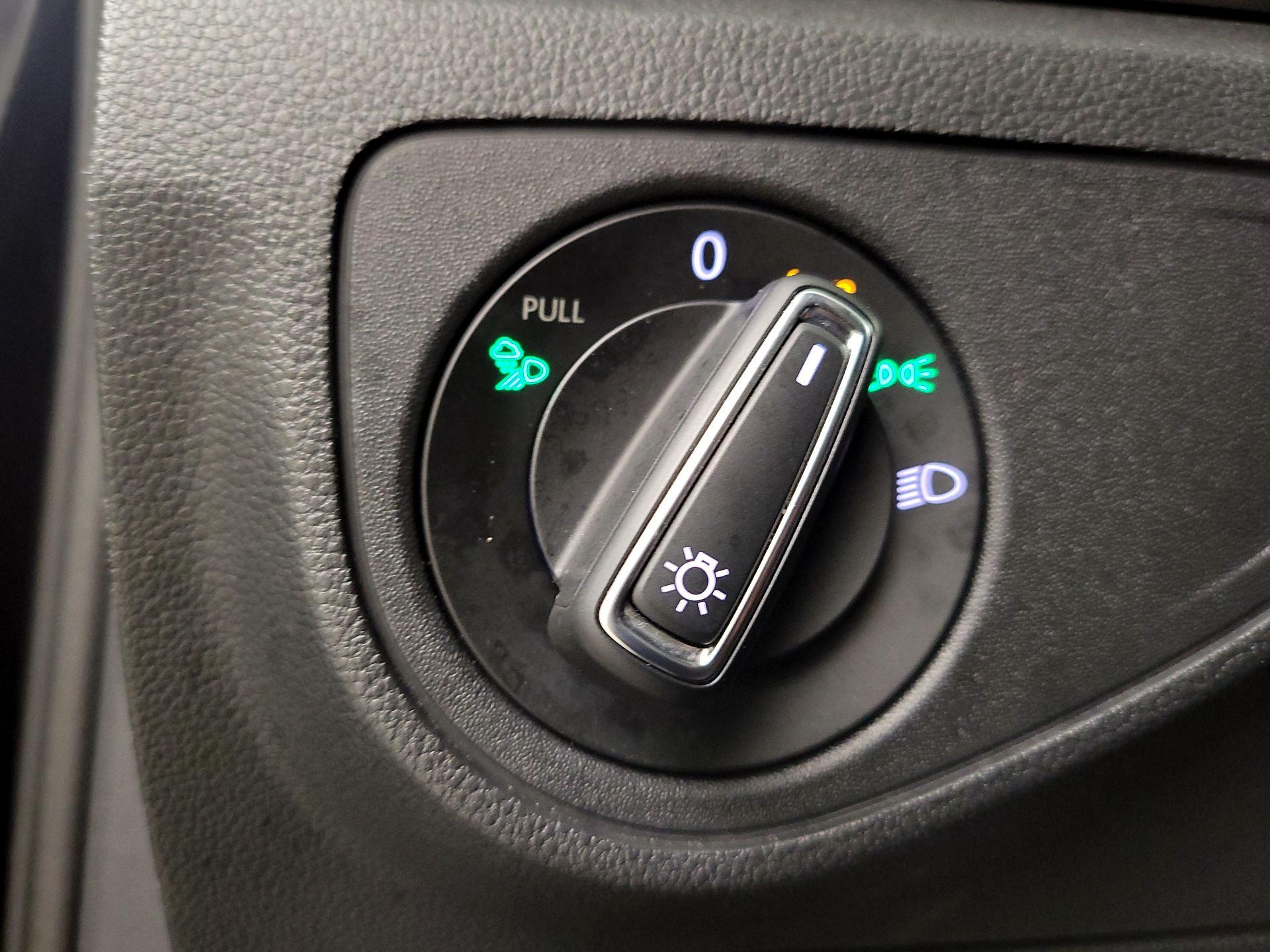 Thumbnail: 2021 Volkswagen Atlas - 13