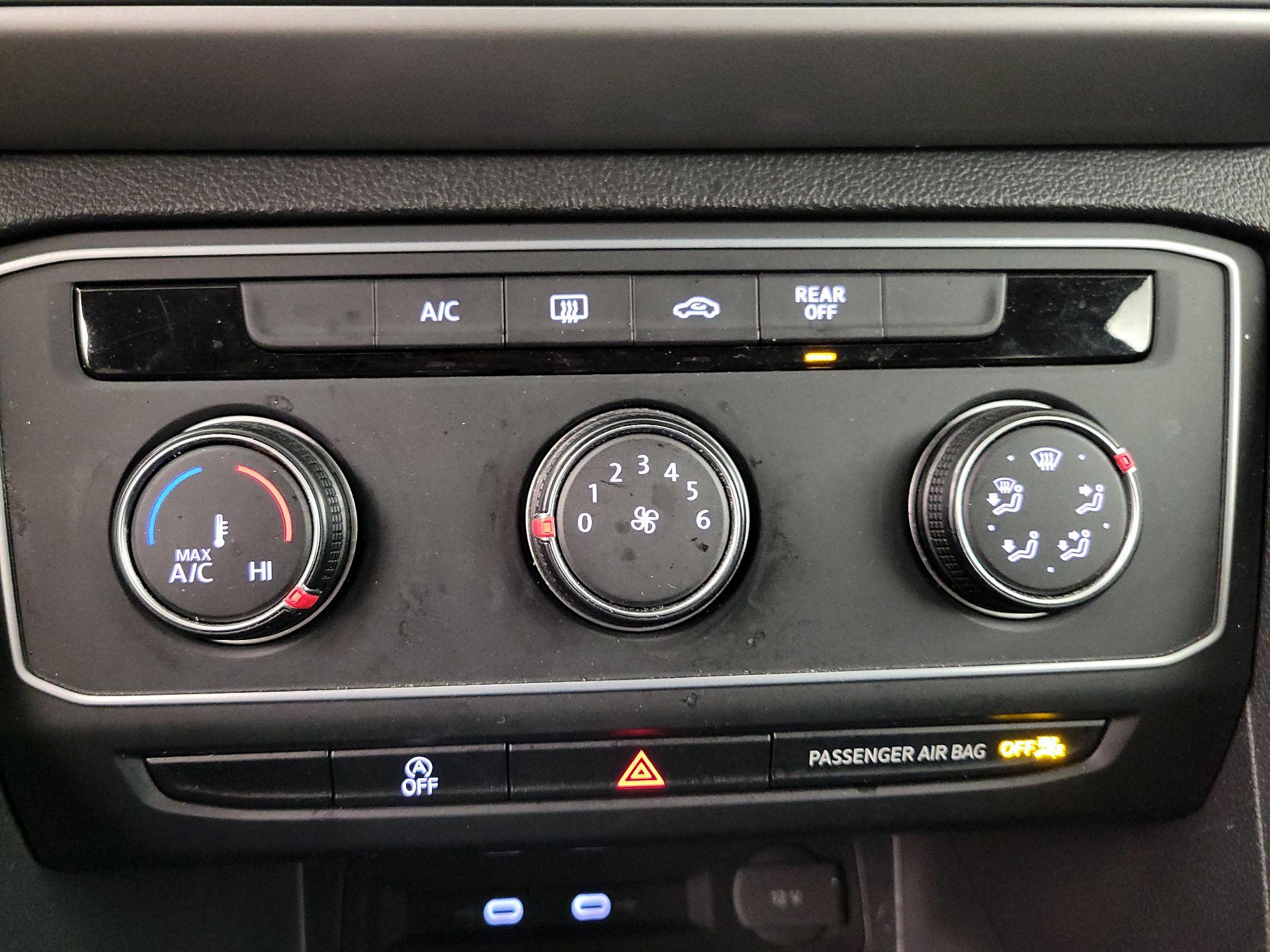 Thumbnail: 2021 Volkswagen Atlas - 16