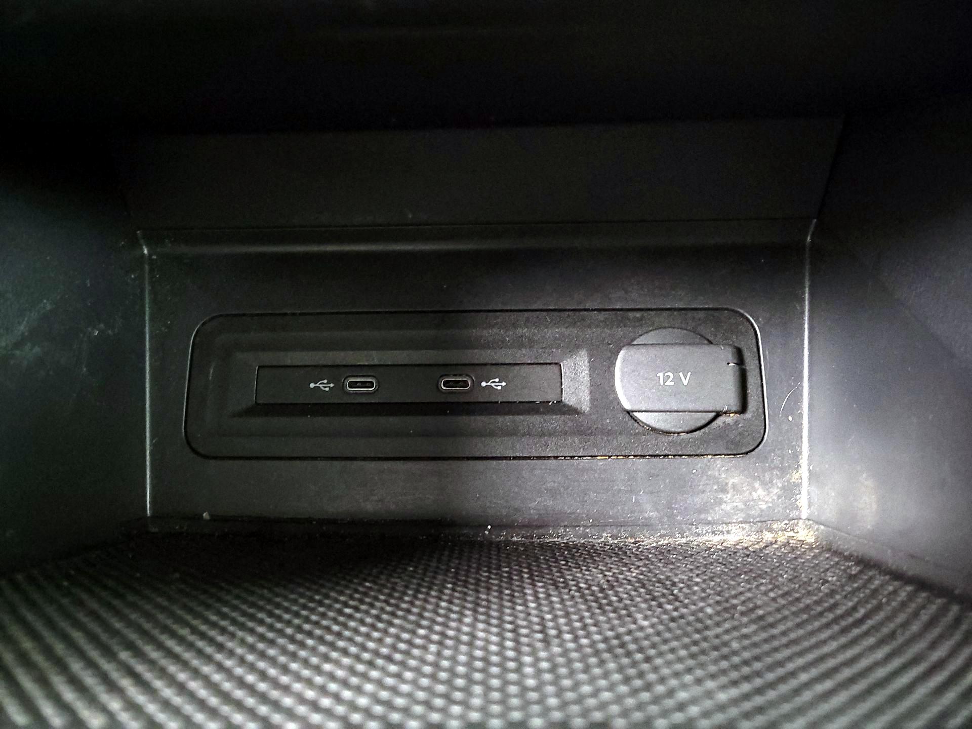 Thumbnail: 2021 Volkswagen Atlas - 18