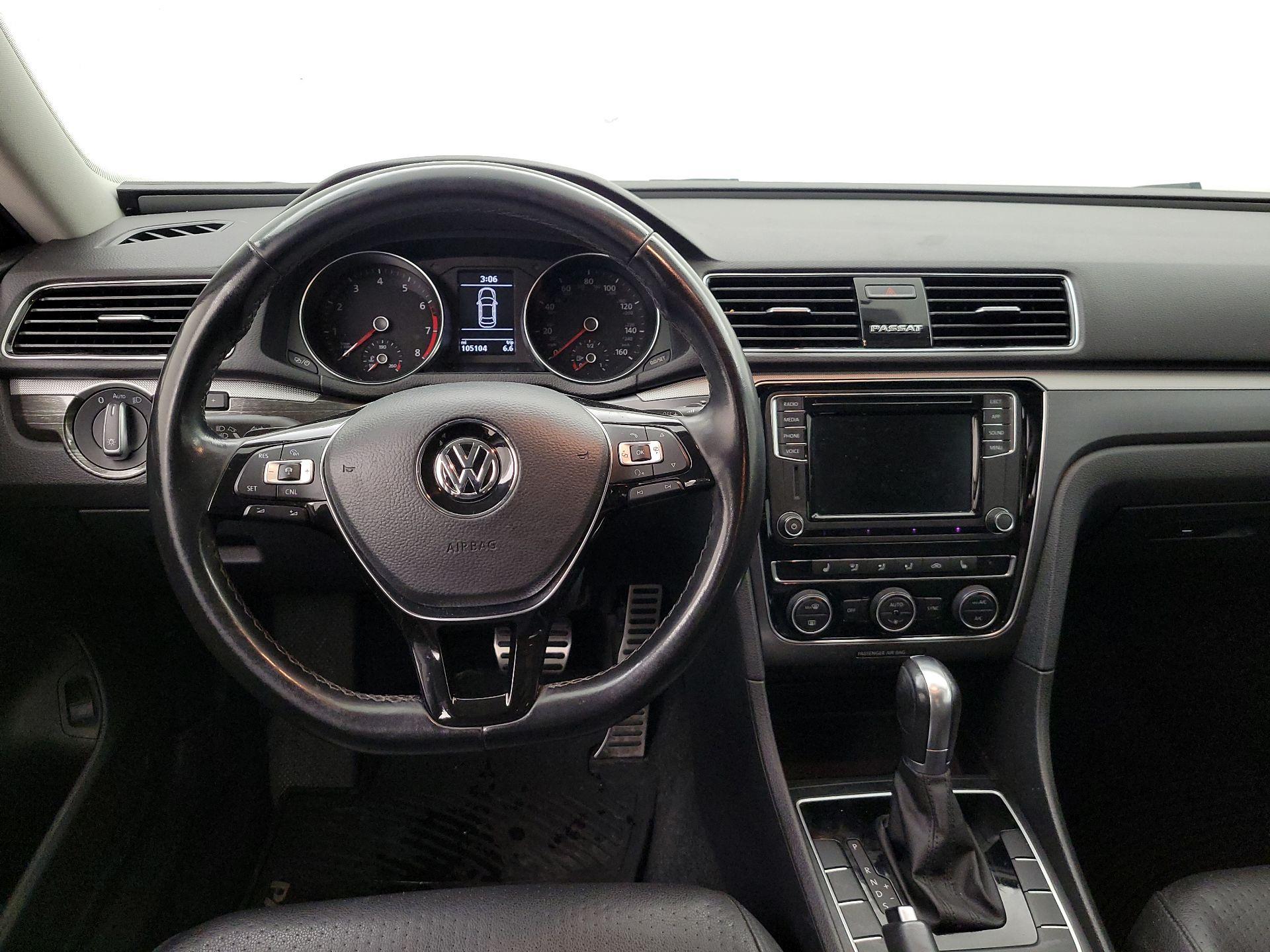 Thumbnail: 2018 Volkswagen Passat - 10