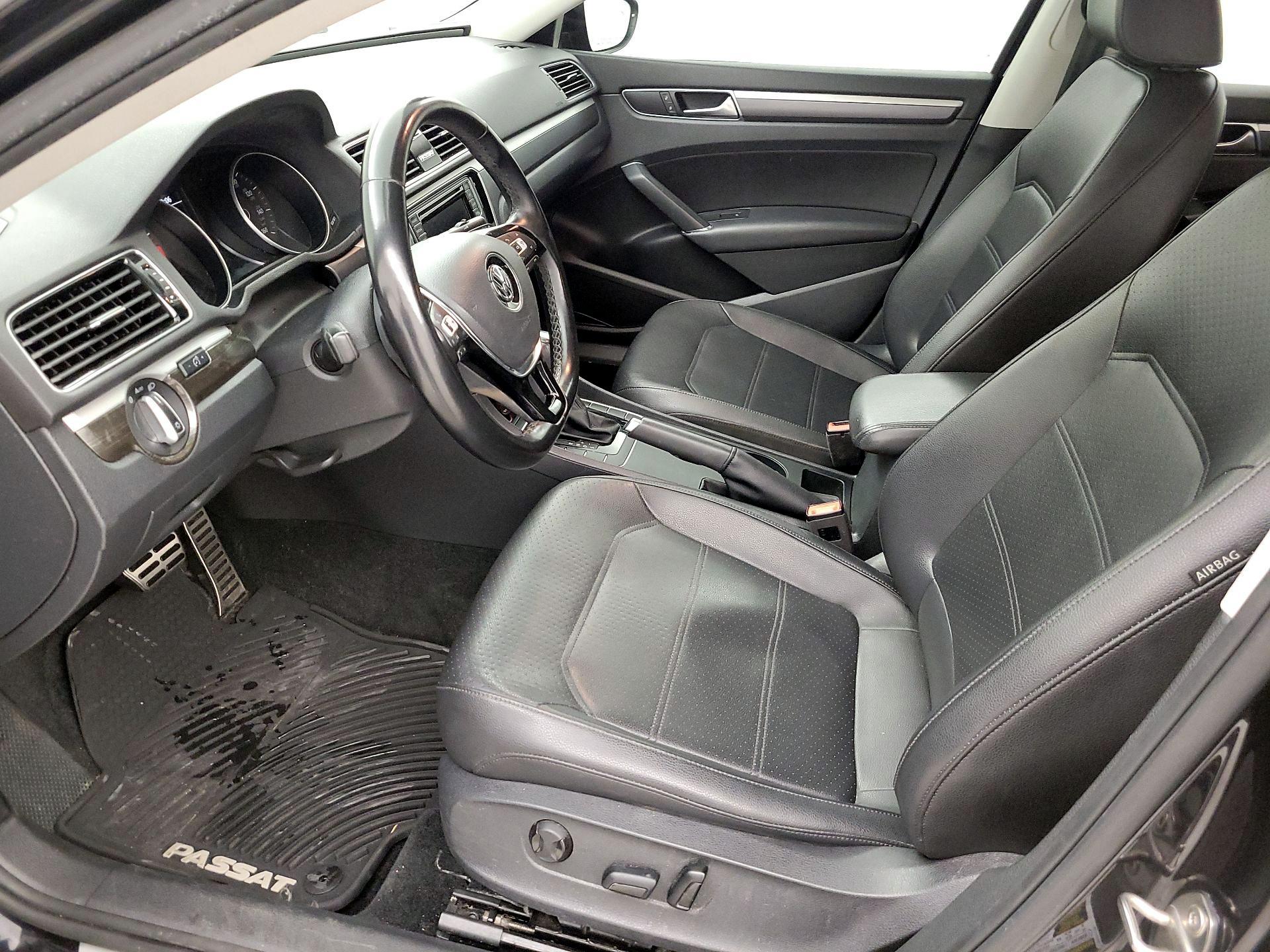 Thumbnail: 2018 Volkswagen Passat - 11