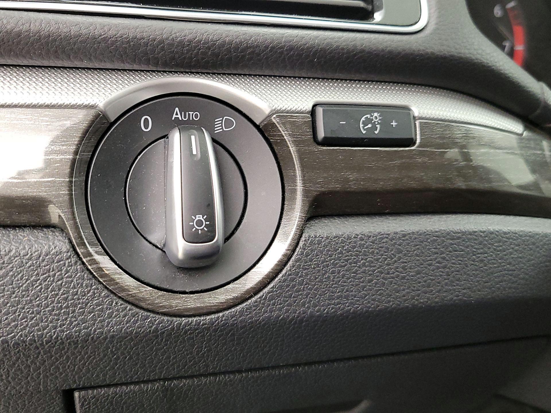 Thumbnail: 2018 Volkswagen Passat - 13