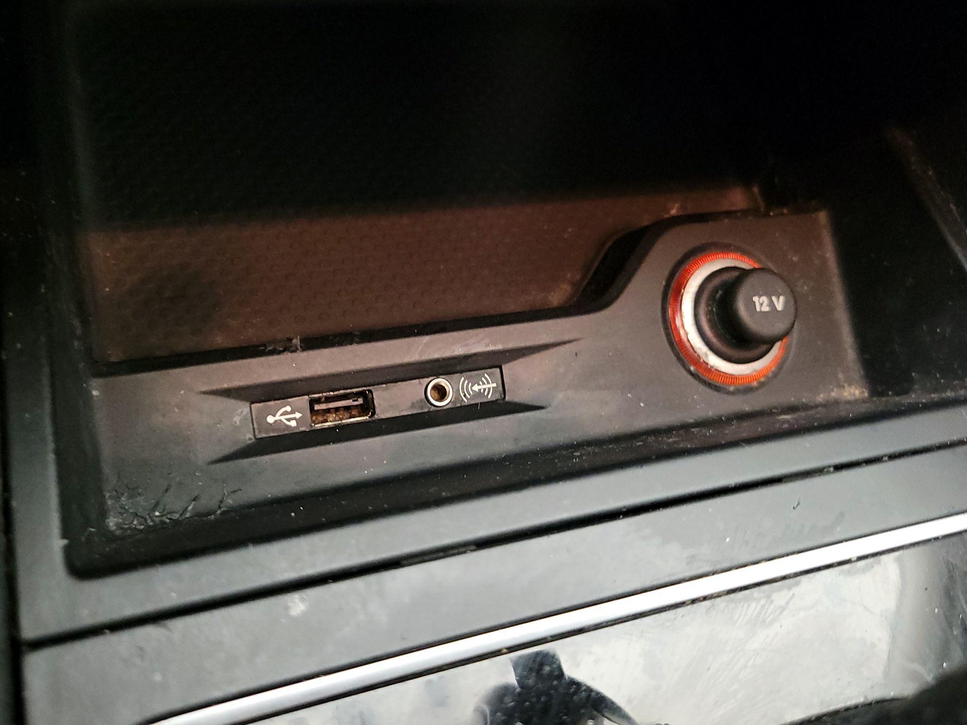 Thumbnail: 2018 Volkswagen Passat - 18