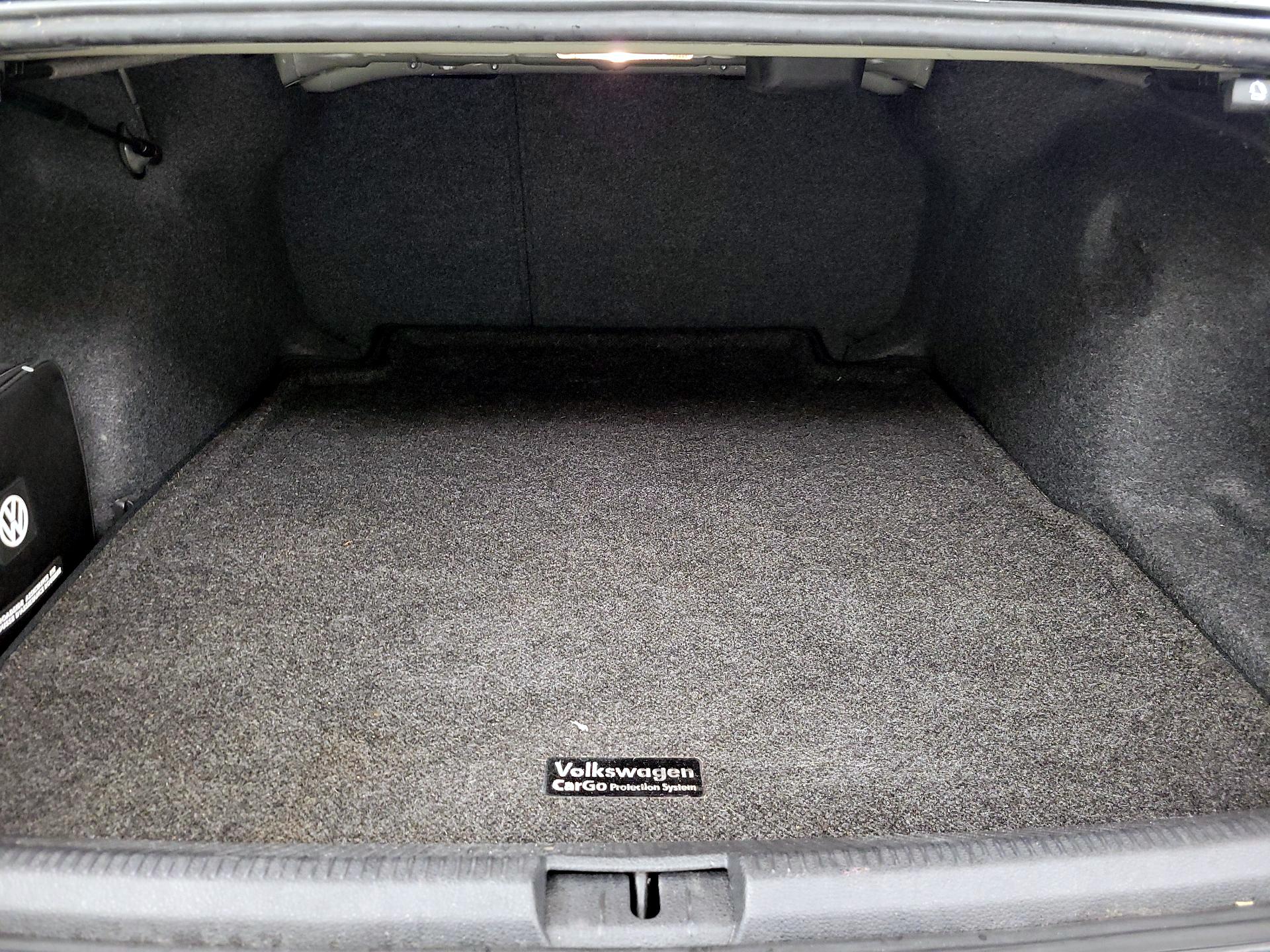 Thumbnail: 2018 Volkswagen Passat - 20