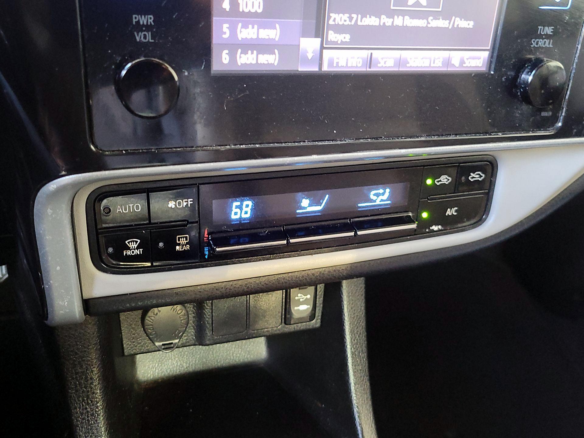 Thumbnail: 2019 Toyota Corolla - 16