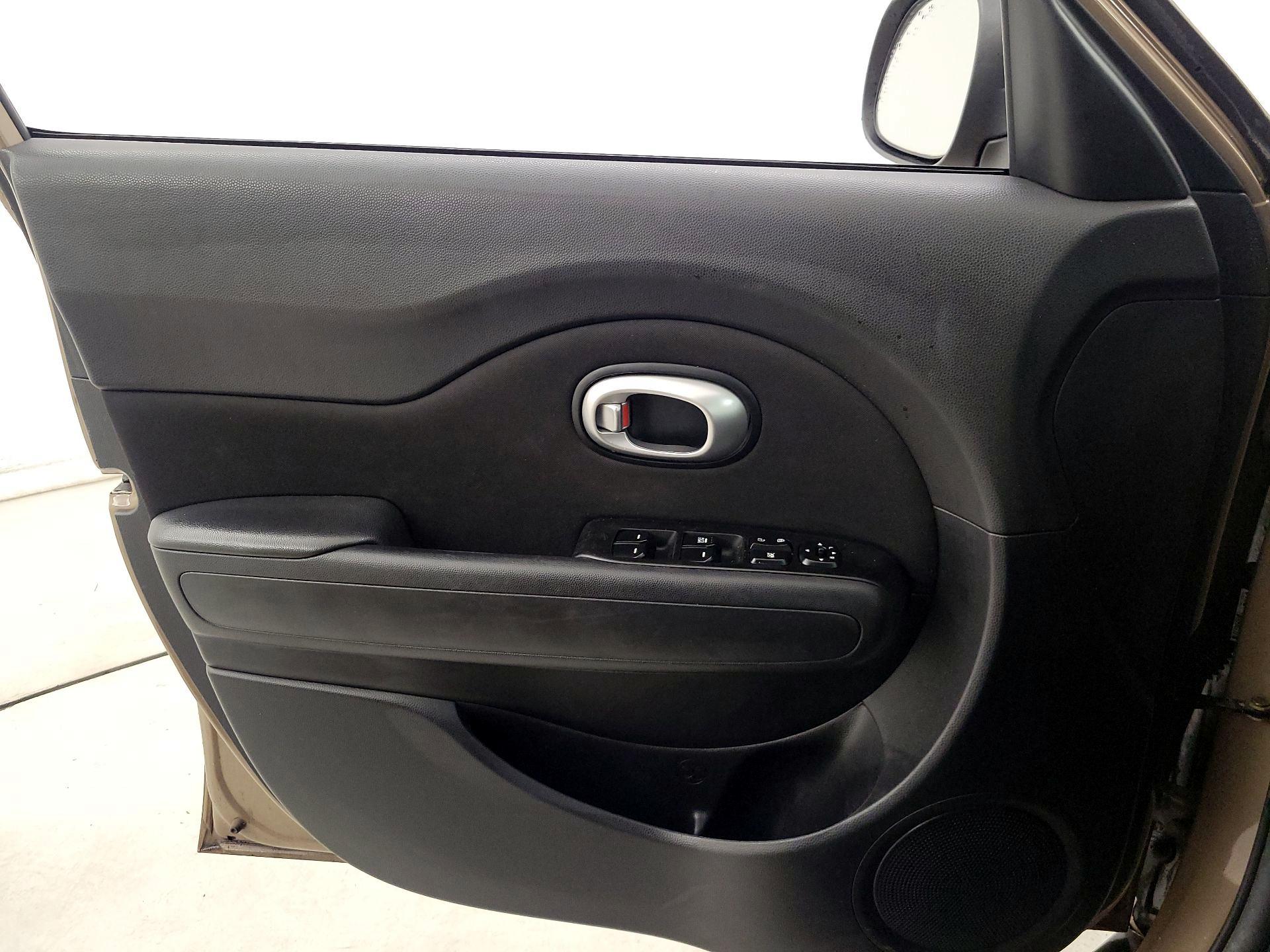 Thumbnail: 2015 Kia Soul - 12