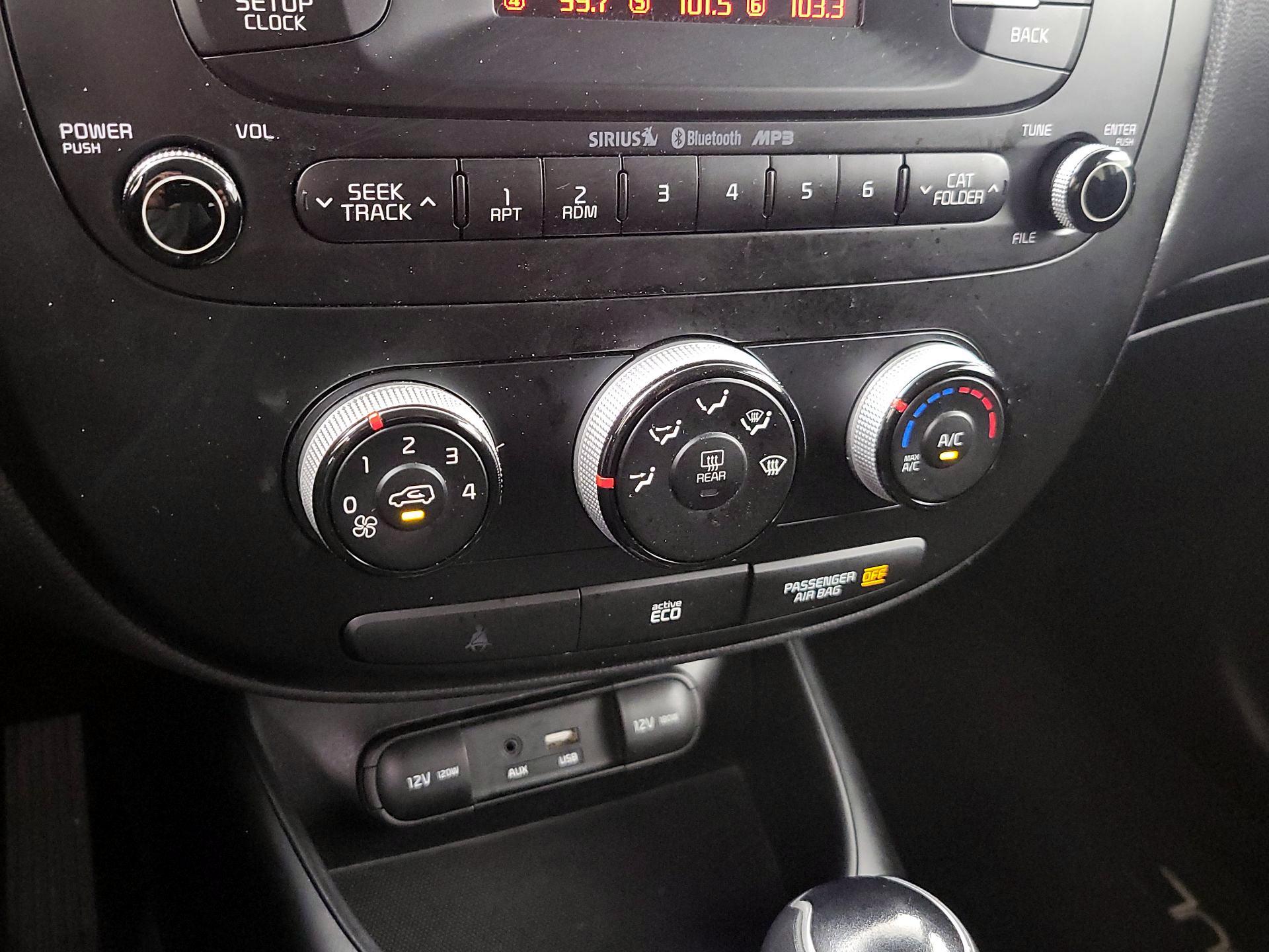 Thumbnail: 2015 Kia Soul - 15