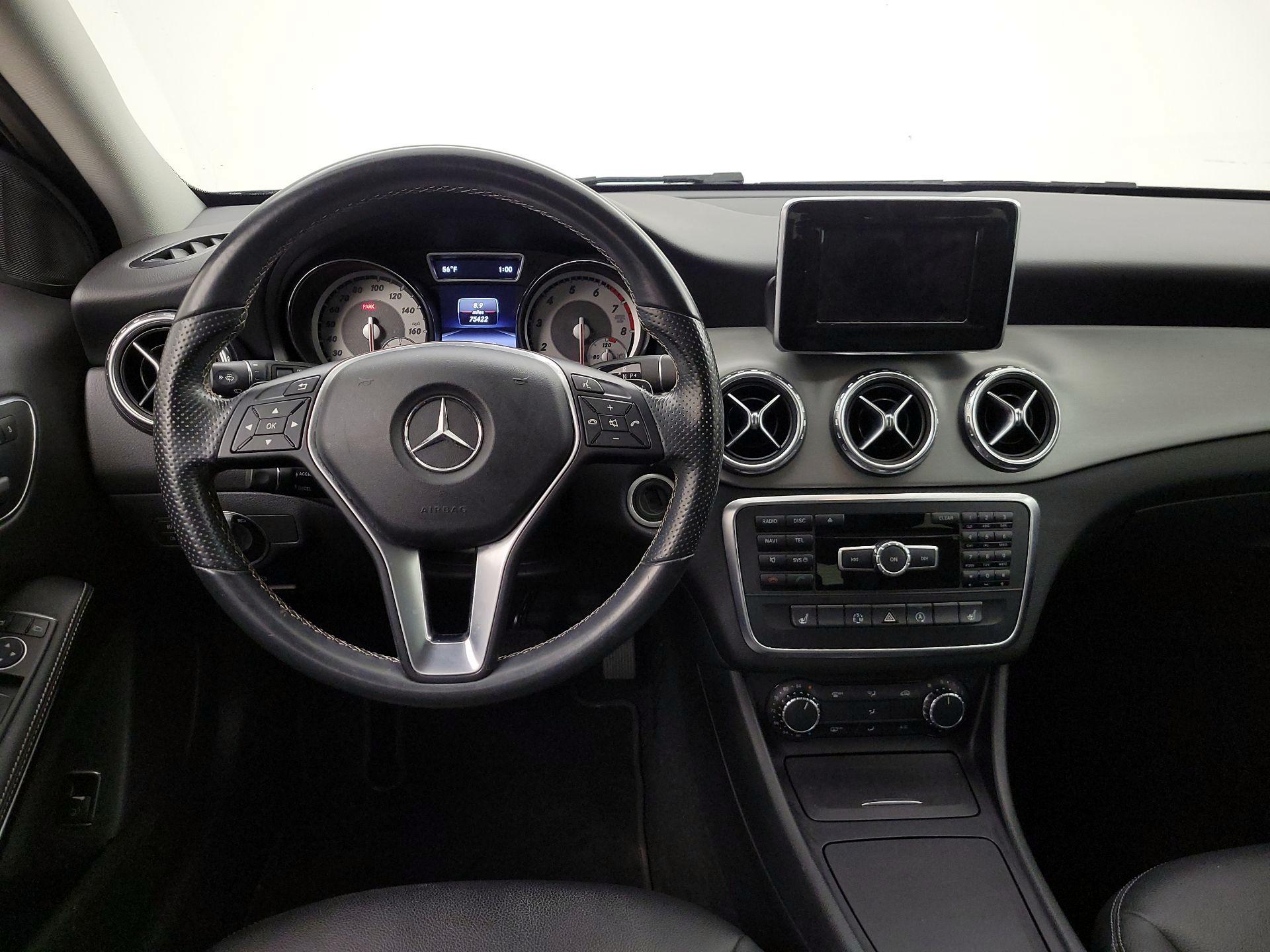 Thumbnail: 2015 Mercedes-Benz GLA - 10