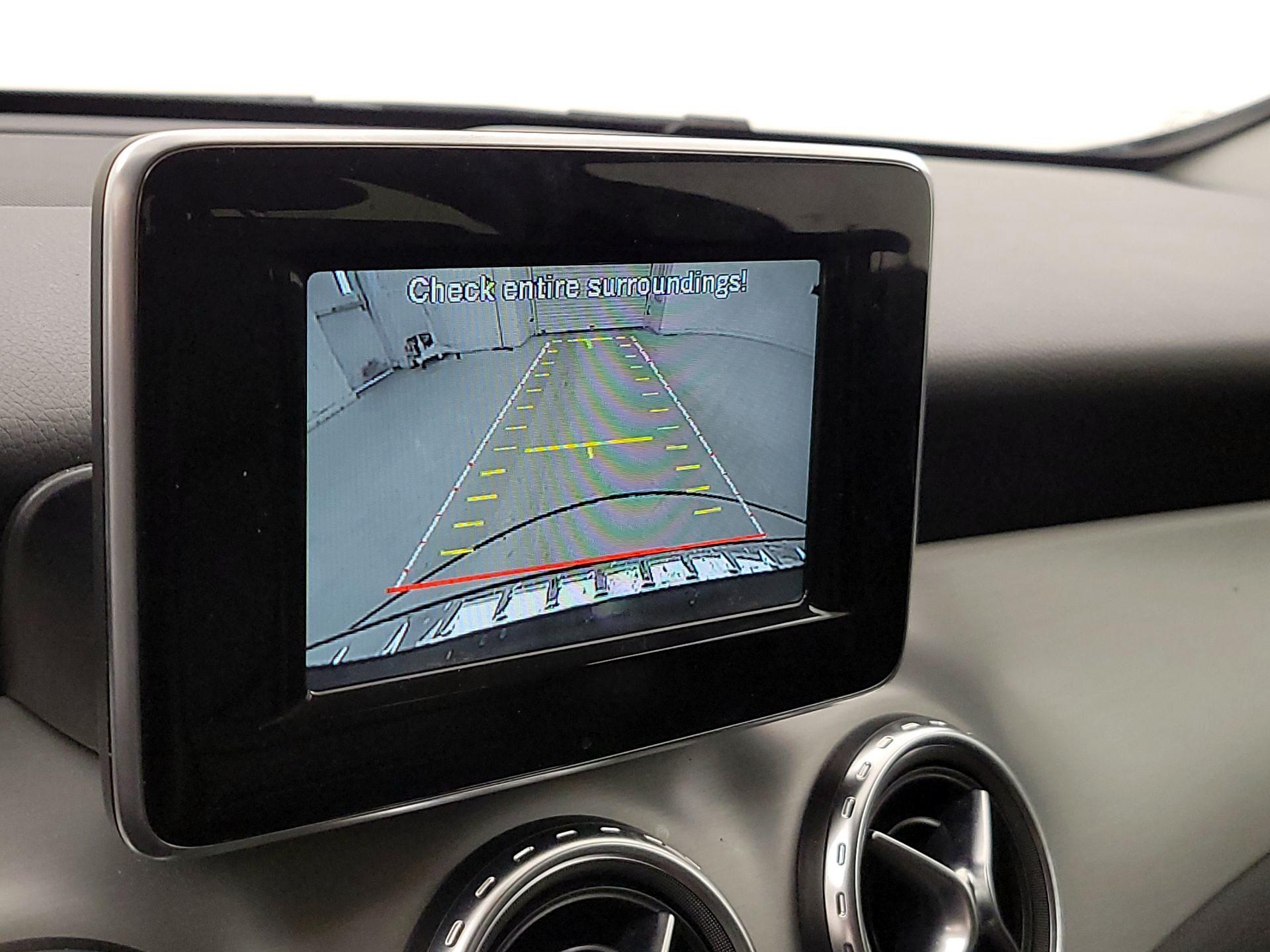 Thumbnail: 2015 Mercedes-Benz GLA - 14