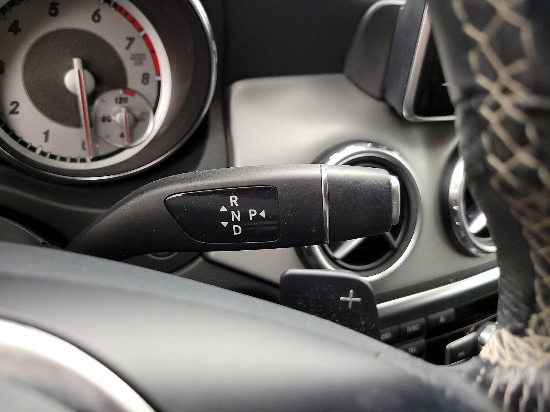 Thumbnail: 2015 Mercedes-Benz GLA - 17