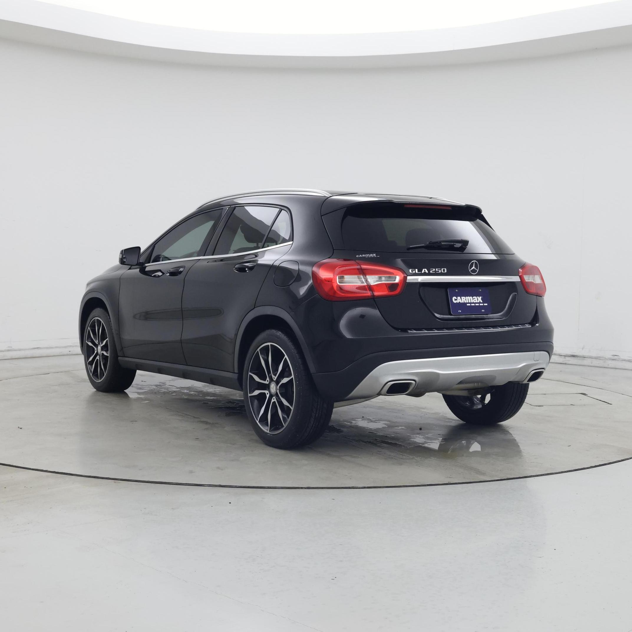 Thumbnail: 2015 Mercedes-Benz GLA - 2